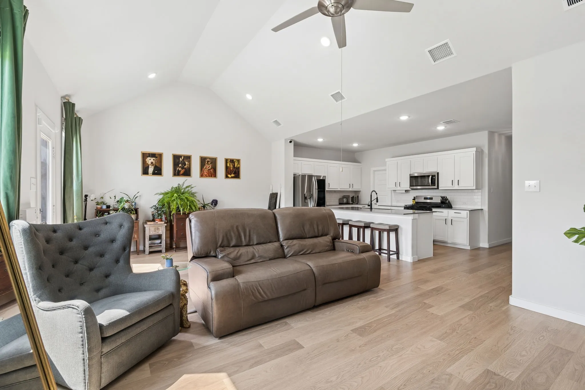Single Family Residence For Rent in Dallas County , 2123 Pedigree Lane, Seagoville, Texas 75159, 5 Bedroom, 4 Bathroom, 2 Garage spaces, 2,682 Sqft, built in 2024, mls#21350653, Real Estate Agent in Seagoville, Homes For Rent in Dallas county, Homes For Rent in Seagoville, Realtor in Seagoville Texas, Real Estate Brokerage Independent Realty Texas, Luminita Cordes Realtor