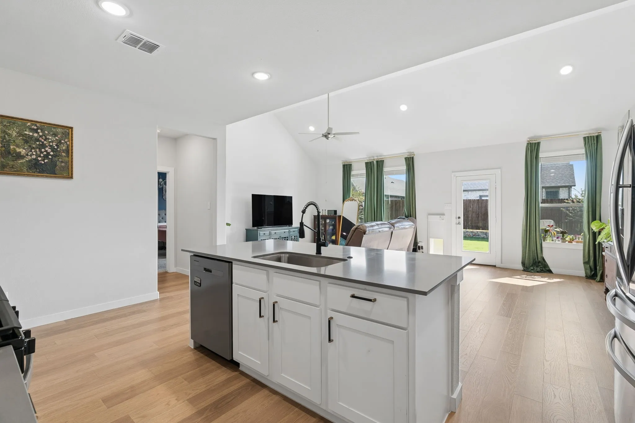 Single Family Residence For Rent in Dallas County , 2123 Pedigree Lane, Seagoville, Texas 75159, 5 Bedroom, 4 Bathroom, 2 Garage spaces, 2,682 Sqft, built in 2024, mls#21350653, Real Estate Agent in Seagoville, Homes For Rent in Dallas county, Homes For Rent in Seagoville, Realtor in Seagoville Texas, Real Estate Brokerage Independent Realty Texas, Luminita Cordes Realtor