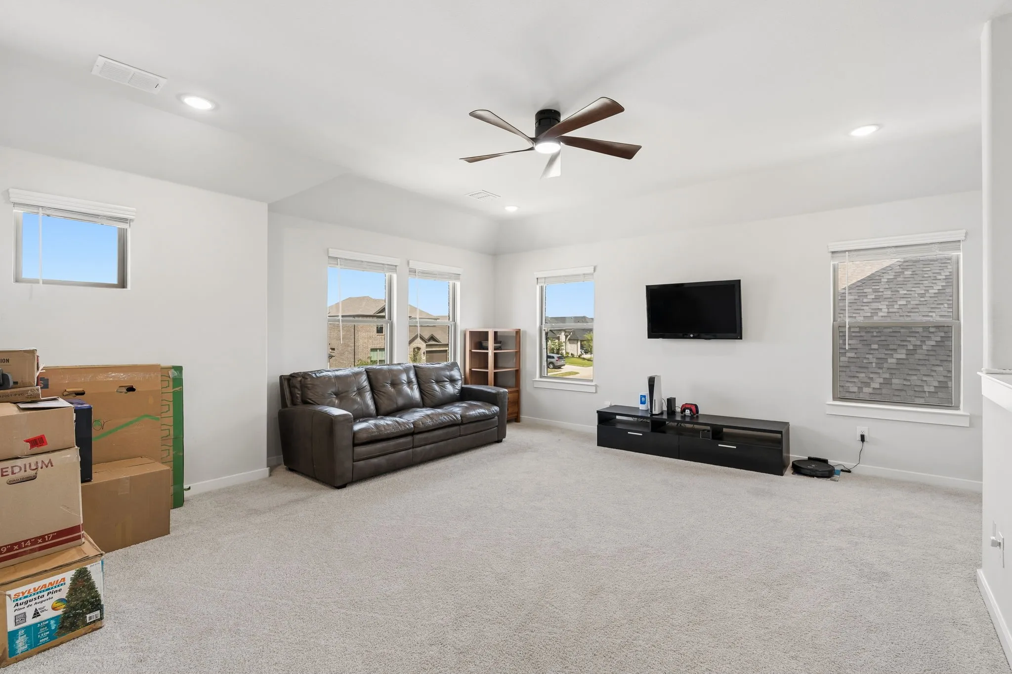 Single Family Residence For Rent in Dallas County , 2123 Pedigree Lane, Seagoville, Texas 75159, 5 Bedroom, 4 Bathroom, 2 Garage spaces, 2,682 Sqft, built in 2024, mls#21350653, Real Estate Agent in Seagoville, Homes For Rent in Dallas county, Homes For Rent in Seagoville, Realtor in Seagoville Texas, Real Estate Brokerage Independent Realty Texas, Luminita Cordes Realtor