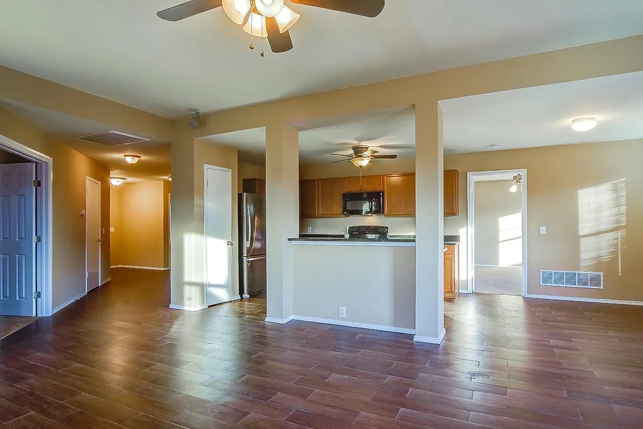 Single Family Residence For Rent in Denton County , 8912 Wagon Trail, Cross Roads, Texas 76227, 4 Bedroom, 2 Bathroom, 2 Garage spaces, 1,560 Sqft, built in 2004, mls#21350655, Real Estate Agent in Cross Roads, Homes For Rent in Denton county, Homes For Rent in Cross Roads, Realtor in Cross Roads Texas, Real Estate Brokerage Independent Realty Texas, Luminita Cordes Realtor