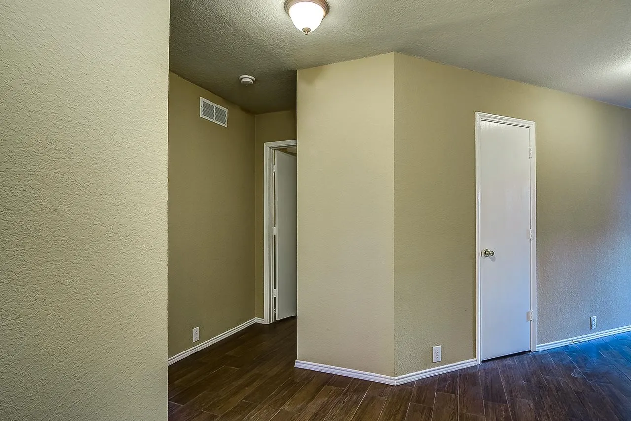 Single Family Residence For Rent in Denton County , 8912 Wagon Trail, Cross Roads, Texas 76227, 4 Bedroom, 2 Bathroom, 2 Garage spaces, 1,560 Sqft, built in 2004, mls#21350655, Real Estate Agent in Cross Roads, Homes For Rent in Denton county, Homes For Rent in Cross Roads, Realtor in Cross Roads Texas, Real Estate Brokerage Independent Realty Texas, Luminita Cordes Realtor