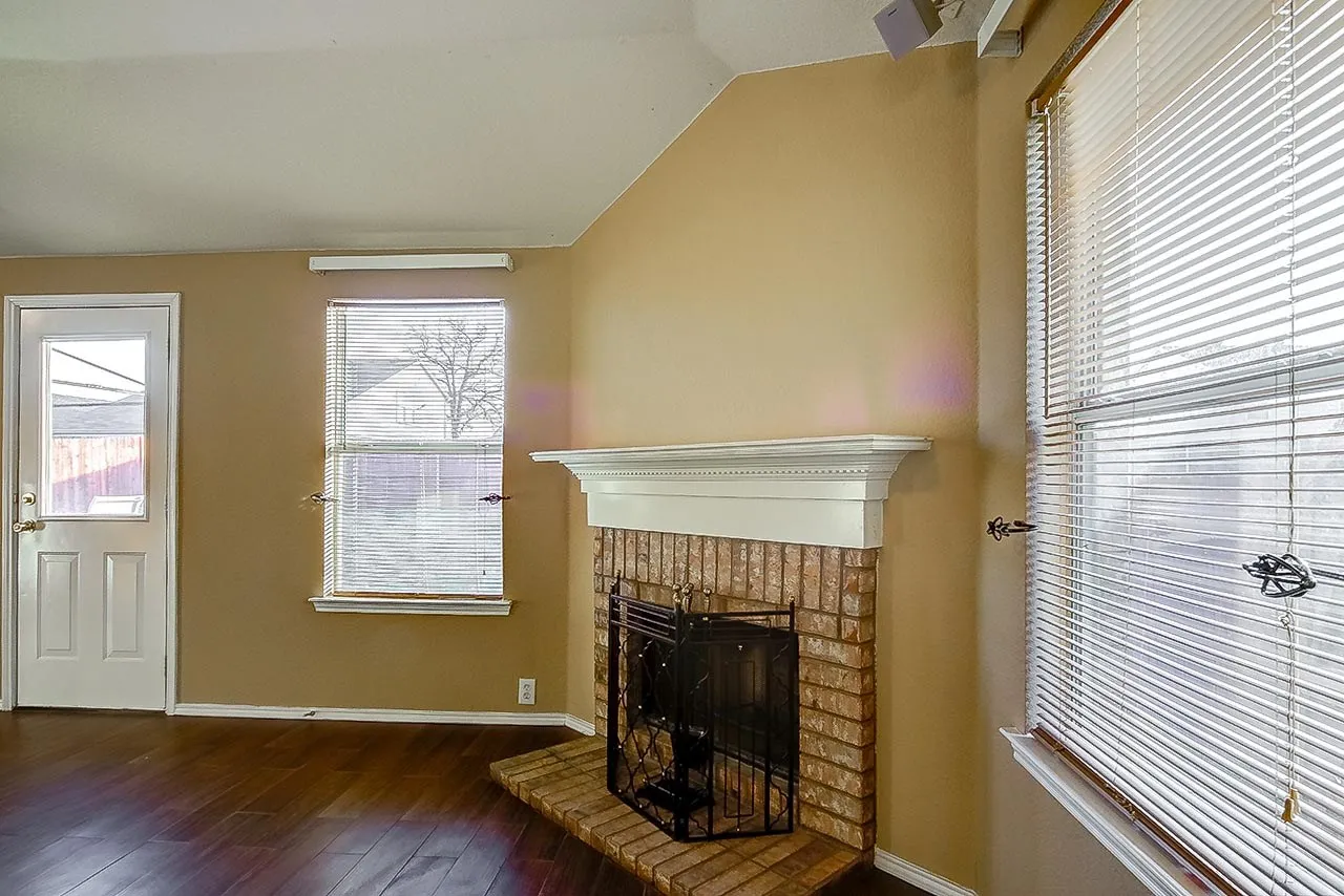 Single Family Residence For Rent in Denton County , 8912 Wagon Trail, Cross Roads, Texas 76227, 4 Bedroom, 2 Bathroom, 2 Garage spaces, 1,560 Sqft, built in 2004, mls#21350655, Real Estate Agent in Cross Roads, Homes For Rent in Denton county, Homes For Rent in Cross Roads, Realtor in Cross Roads Texas, Real Estate Brokerage Independent Realty Texas, Luminita Cordes Realtor