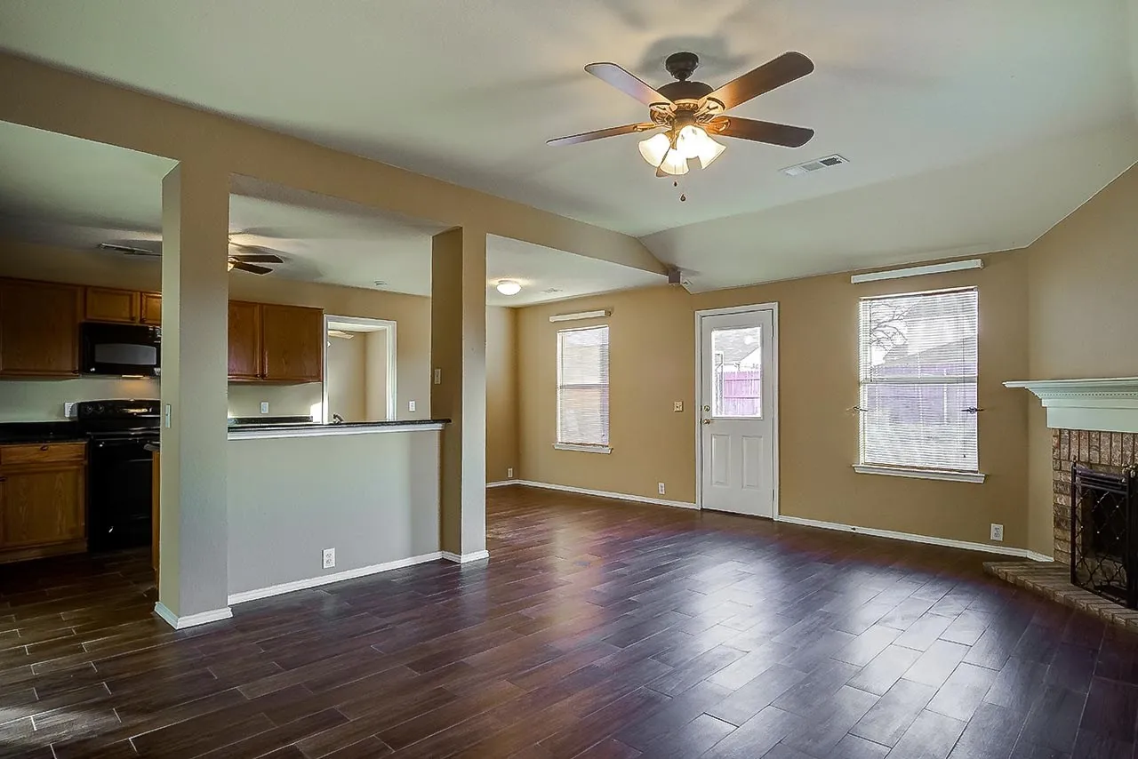 Single Family Residence For Rent in Denton County , 8912 Wagon Trail, Cross Roads, Texas 76227, 4 Bedroom, 2 Bathroom, 2 Garage spaces, 1,560 Sqft, built in 2004, mls#21350655, Real Estate Agent in Cross Roads, Homes For Rent in Denton county, Homes For Rent in Cross Roads, Realtor in Cross Roads Texas, Real Estate Brokerage Independent Realty Texas, Luminita Cordes Realtor