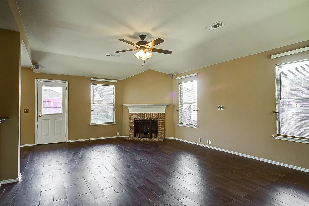 Single Family Residence For Rent in Denton County , 8912 Wagon Trail, Cross Roads, Texas 76227, 4 Bedroom, 2 Bathroom, 2 Garage spaces, 1,560 Sqft, built in 2004, mls#21350655, Real Estate Agent in Cross Roads, Homes For Rent in Denton county, Homes For Rent in Cross Roads, Realtor in Cross Roads Texas, Real Estate Brokerage Independent Realty Texas, Luminita Cordes Realtor