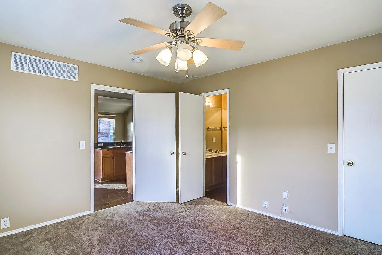 Single Family Residence For Rent in Denton County , 8912 Wagon Trail, Cross Roads, Texas 76227, 4 Bedroom, 2 Bathroom, 2 Garage spaces, 1,560 Sqft, built in 2004, mls#21350655, Real Estate Agent in Cross Roads, Homes For Rent in Denton county, Homes For Rent in Cross Roads, Realtor in Cross Roads Texas, Real Estate Brokerage Independent Realty Texas, Luminita Cordes Realtor