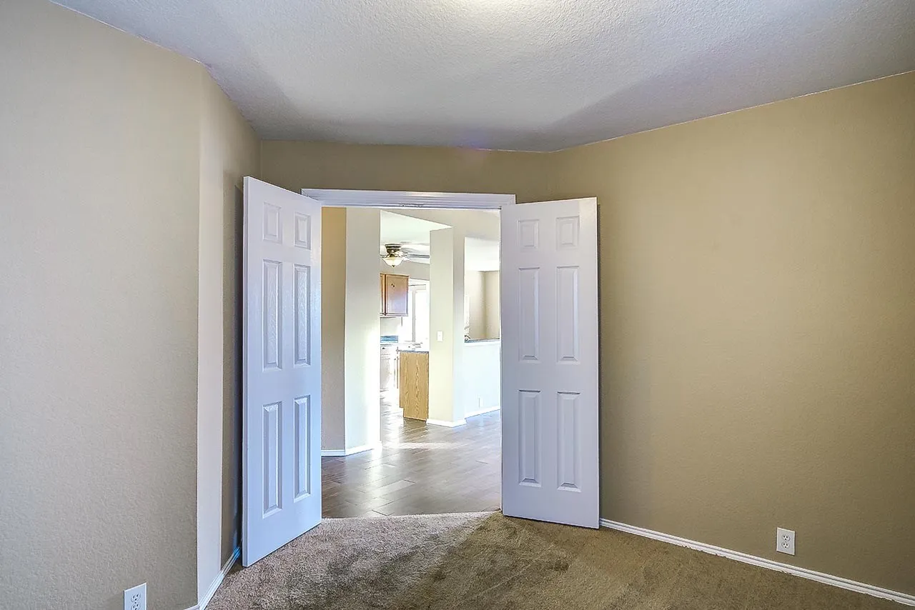 Single Family Residence For Rent in Denton County , 8912 Wagon Trail, Cross Roads, Texas 76227, 4 Bedroom, 2 Bathroom, 2 Garage spaces, 1,560 Sqft, built in 2004, mls#21350655, Real Estate Agent in Cross Roads, Homes For Rent in Denton county, Homes For Rent in Cross Roads, Realtor in Cross Roads Texas, Real Estate Brokerage Independent Realty Texas, Luminita Cordes Realtor