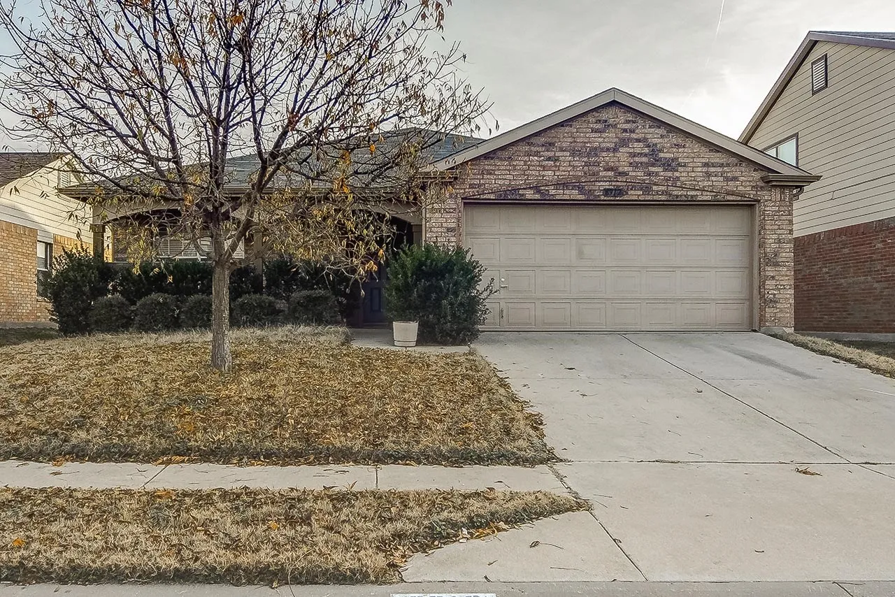 Single Family Residence For Rent in Denton County , 8912 Wagon Trail, Cross Roads, Texas 76227, 4 Bedroom, 2 Bathroom, 2 Garage spaces, 1,560 Sqft, built in 2004, mls#21350655, Real Estate Agent in Cross Roads, Homes For Rent in Denton county, Homes For Rent in Cross Roads, Realtor in Cross Roads Texas, Real Estate Brokerage Independent Realty Texas, Luminita Cordes Realtor