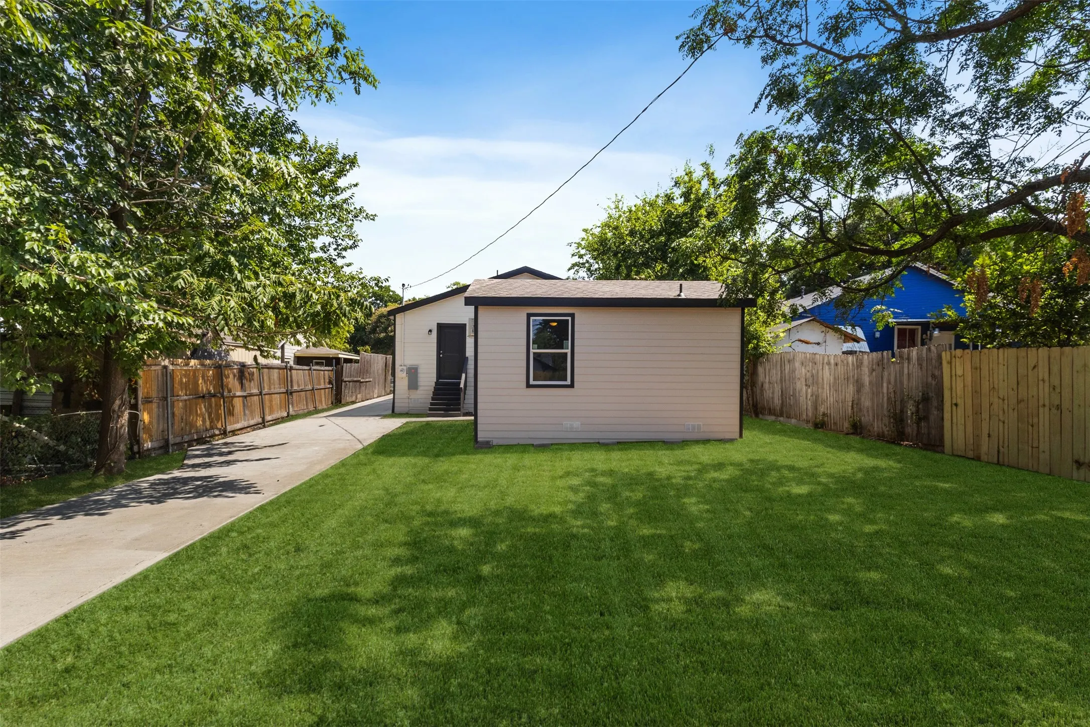 Single Family Residence For Sale in Dallas County , 2827 Wilton Avenue, Dallas, Texas 75211, 4 Bedroom, 2 Bathroom, Garage spaces, 1,527 Sqft, built in 1952, mls#21322618, Real Estate Agent in Dallas, Homes For Sale in Dallas county, Homes For Sale in Dallas, Realtor in Dallas Texas, Real Estate Brokerage Independent Realty Texas, Luminita Cordes Realtor