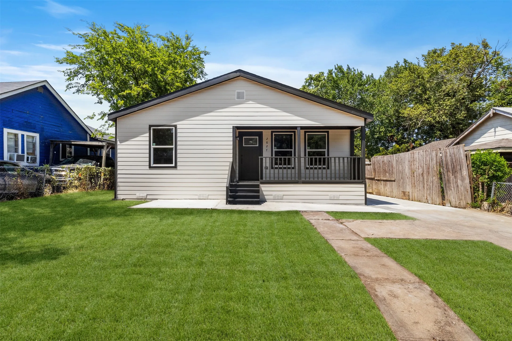 Single Family Residence For Sale in Dallas County , 2827 Wilton Avenue, Dallas, Texas 75211, 4 Bedroom, 2 Bathroom, Garage spaces, 1,527 Sqft, built in 1952, mls#21322618, Real Estate Agent in Dallas, Homes For Sale in Dallas county, Homes For Sale in Dallas, Realtor in Dallas Texas, Real Estate Brokerage Independent Realty Texas, Luminita Cordes Realtor