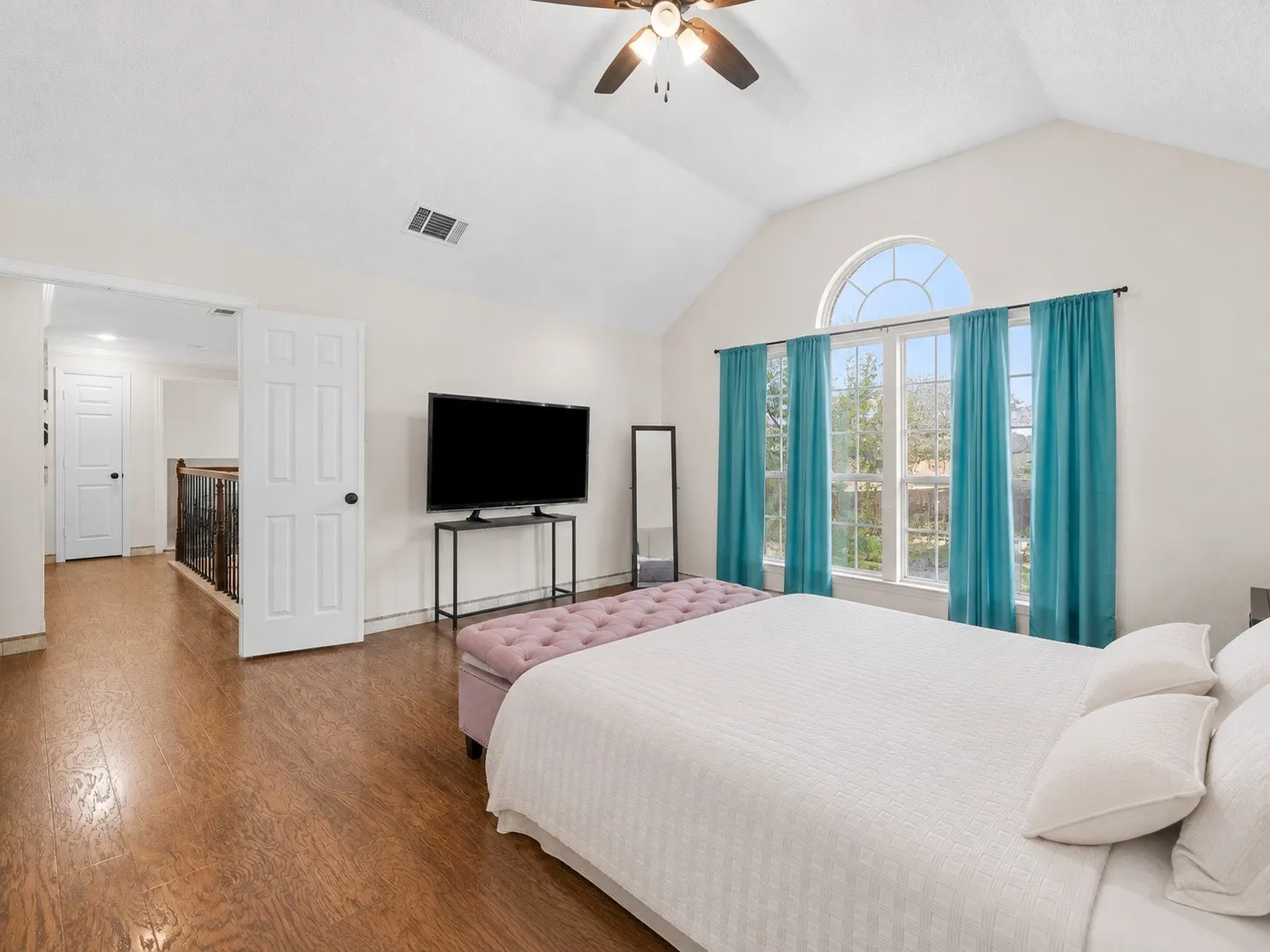 Huge primary suite
