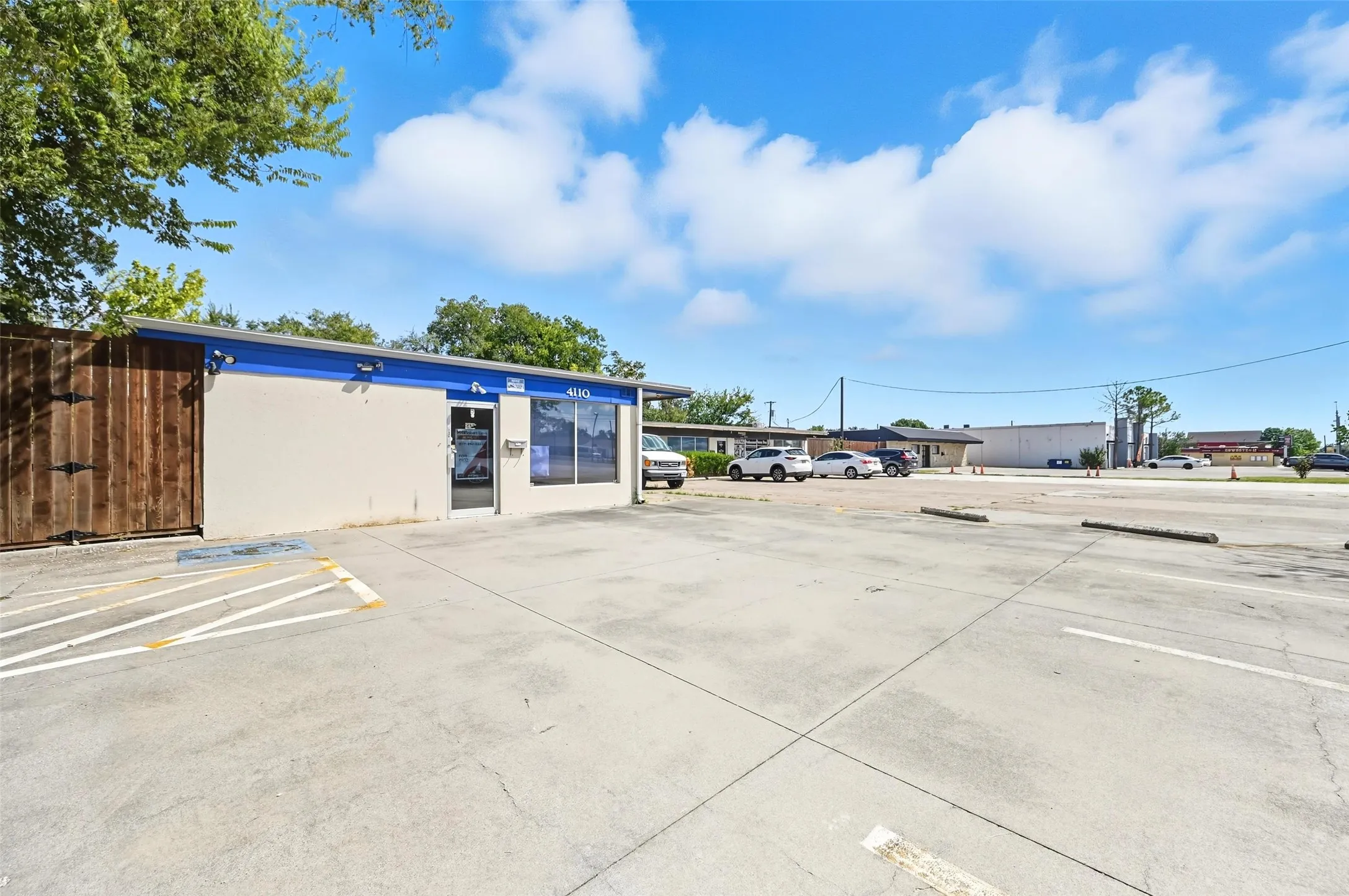 Office For Sale in Tarrant County , 4110 Haltom Road, Haltom City, Texas 76117, 0, 0, Garage spaces, 0 Sqft, built in 1960, mls#21350016, Real Estate Agent in Haltom City, Homes For Sale in Tarrant county, Homes For Sale in Haltom City, Realtor in Haltom City Texas, Real Estate Brokerage Independent Realty Texas, Luminita Cordes Realtor
