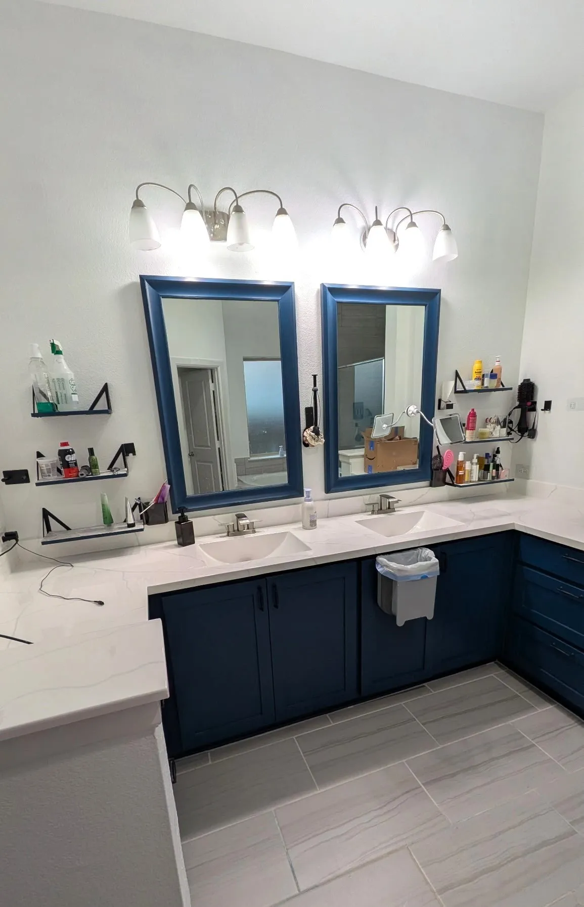 Primary bathroom dual mirror, dual sinks