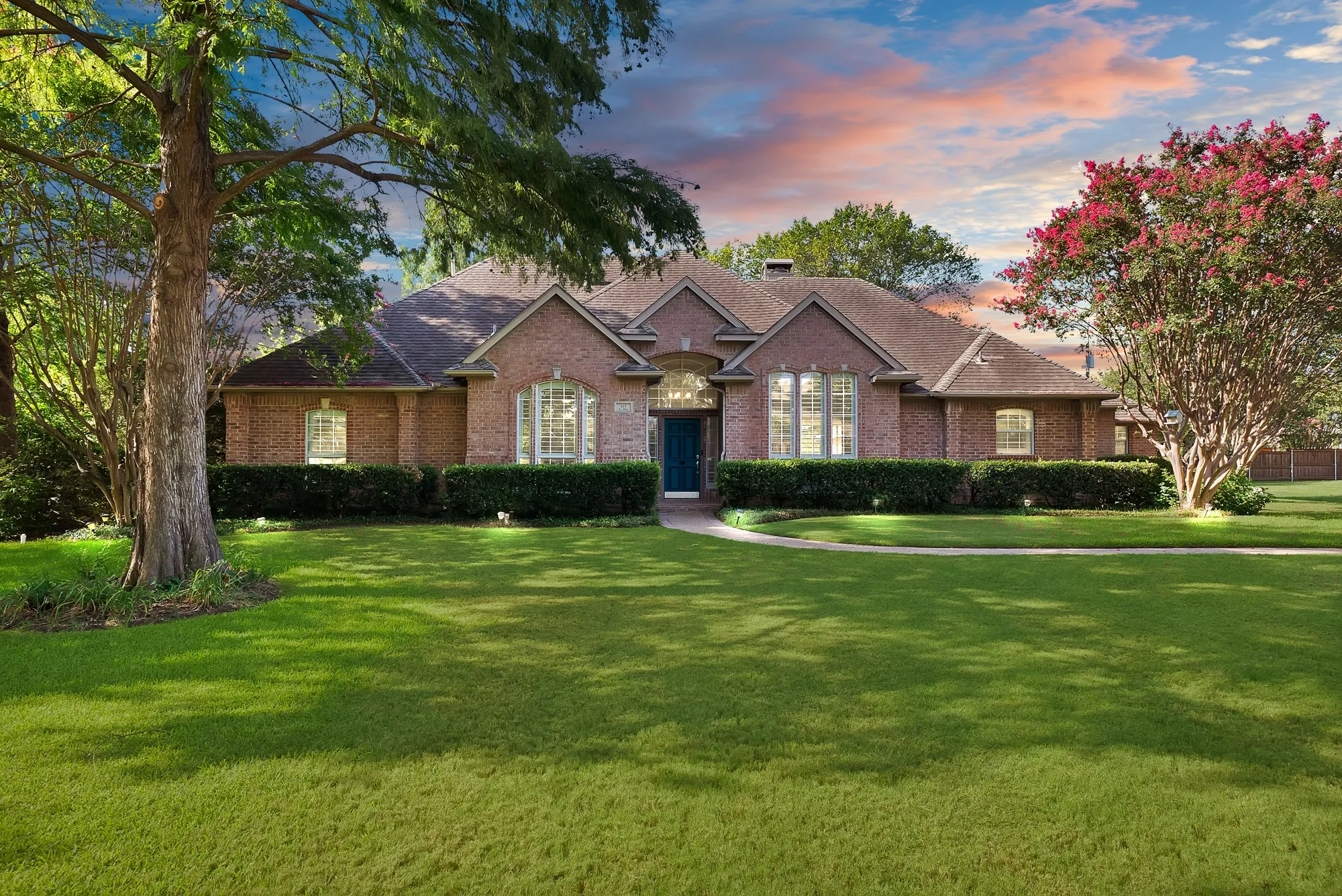 Single Family Residence For Sale in Tarrant County , 165 E Dove Road, Southlake, Texas 76092, 4 Bedroom, 3 Bathroom, 3 Garage spaces, 2,615 Sqft, built in 1993, mls#21350090, Real Estate Agent in Southlake, Homes For Sale in Tarrant county, Homes For Sale in Southlake, Realtor in Southlake Texas, Real Estate Brokerage Independent Realty Texas, Luminita Cordes Realtor