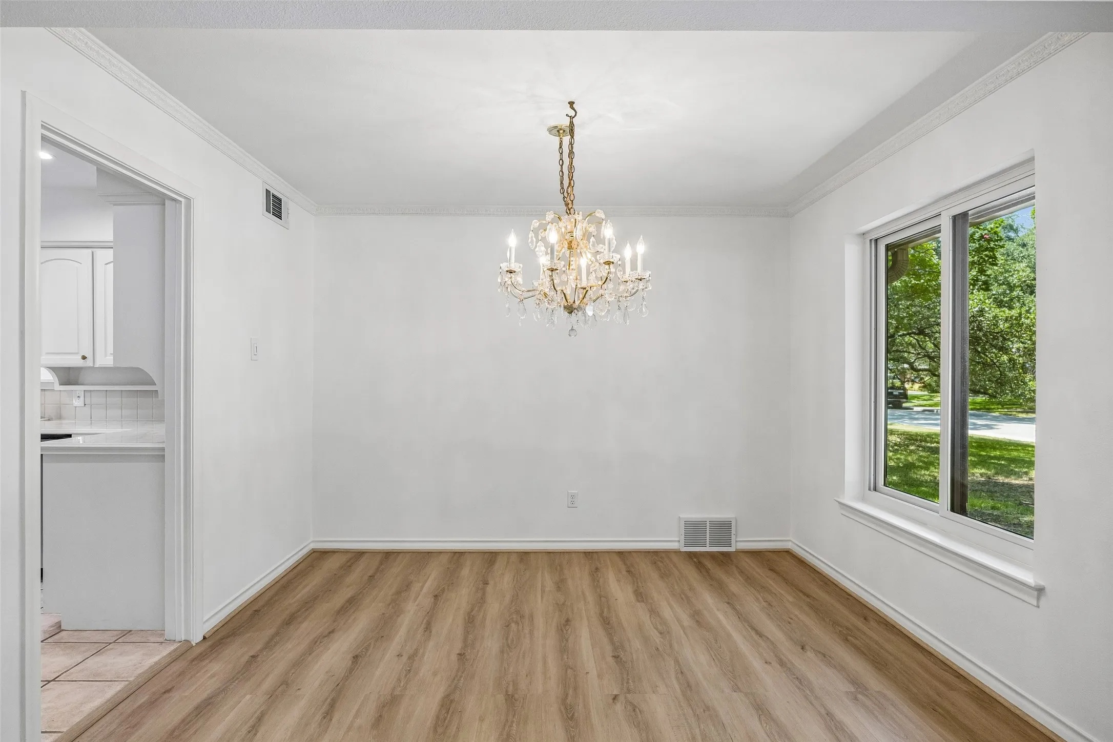 Single Family Residence For Rent in Dallas County , 3566 Princess Lane, Dallas, Texas 75229, 3 Bedroom, 2 Bathroom, 2 Garage spaces, 1,859 Sqft, built in 1956, mls#21350477, Real Estate Agent in Dallas, Homes For Rent in Dallas county, Homes For Rent in Dallas, Realtor in Dallas Texas, Real Estate Brokerage Independent Realty Texas, Luminita Cordes Realtor