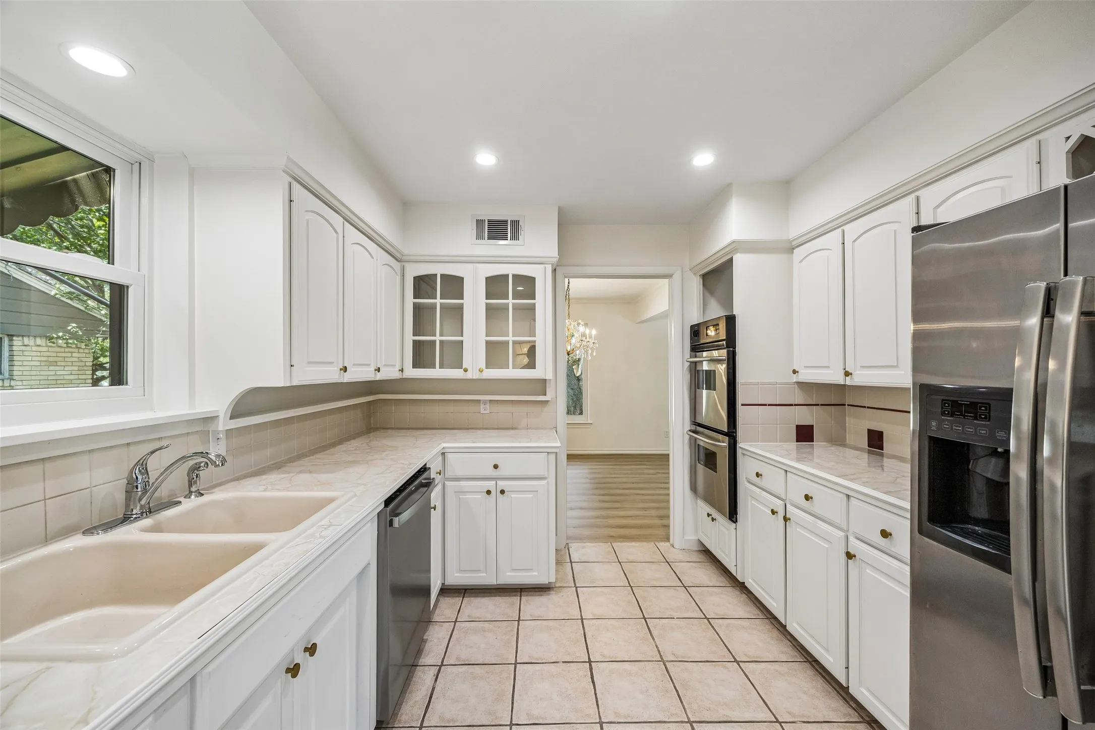Single Family Residence For Rent in Dallas County , 3566 Princess Lane, Dallas, Texas 75229, 3 Bedroom, 2 Bathroom, 2 Garage spaces, 1,859 Sqft, built in 1956, mls#21350477, Real Estate Agent in Dallas, Homes For Rent in Dallas county, Homes For Rent in Dallas, Realtor in Dallas Texas, Real Estate Brokerage Independent Realty Texas, Luminita Cordes Realtor