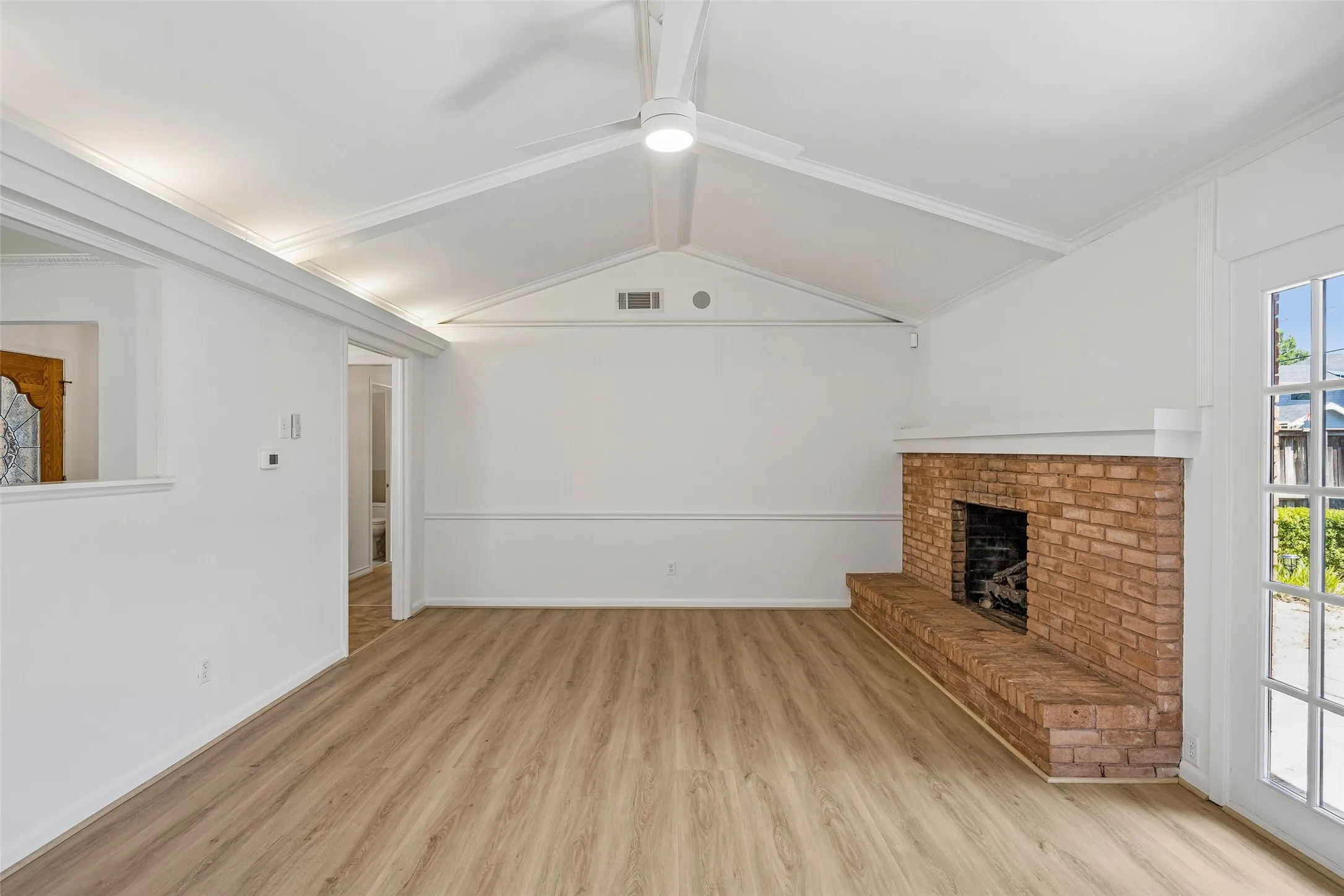 Single Family Residence For Rent in Dallas County , 3566 Princess Lane, Dallas, Texas 75229, 3 Bedroom, 2 Bathroom, 2 Garage spaces, 1,859 Sqft, built in 1956, mls#21350477, Real Estate Agent in Dallas, Homes For Rent in Dallas county, Homes For Rent in Dallas, Realtor in Dallas Texas, Real Estate Brokerage Independent Realty Texas, Luminita Cordes Realtor