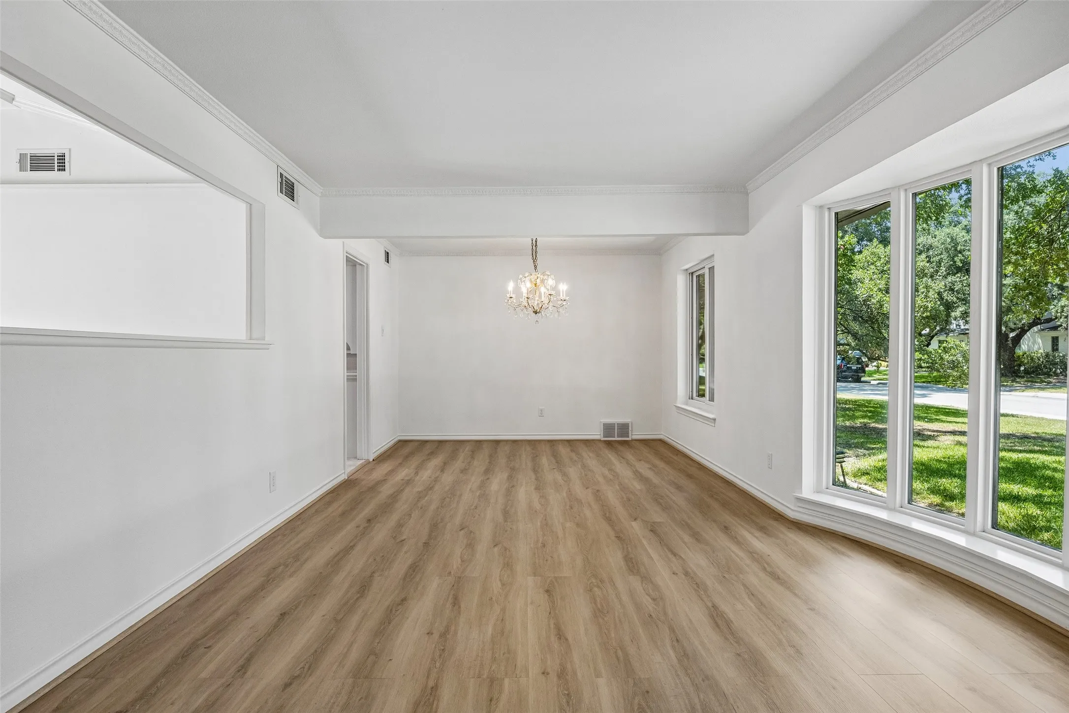 Single Family Residence For Rent in Dallas County , 3566 Princess Lane, Dallas, Texas 75229, 3 Bedroom, 2 Bathroom, 2 Garage spaces, 1,859 Sqft, built in 1956, mls#21350477, Real Estate Agent in Dallas, Homes For Rent in Dallas county, Homes For Rent in Dallas, Realtor in Dallas Texas, Real Estate Brokerage Independent Realty Texas, Luminita Cordes Realtor