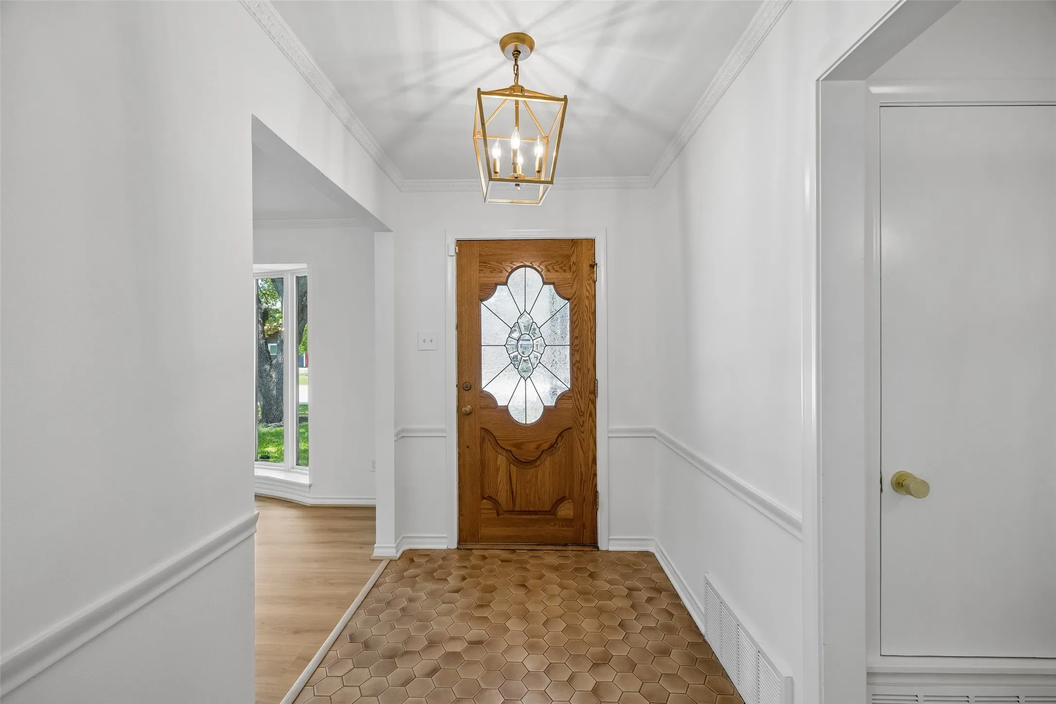 Single Family Residence For Rent in Dallas County , 3566 Princess Lane, Dallas, Texas 75229, 3 Bedroom, 2 Bathroom, 2 Garage spaces, 1,859 Sqft, built in 1956, mls#21350477, Real Estate Agent in Dallas, Homes For Rent in Dallas county, Homes For Rent in Dallas, Realtor in Dallas Texas, Real Estate Brokerage Independent Realty Texas, Luminita Cordes Realtor