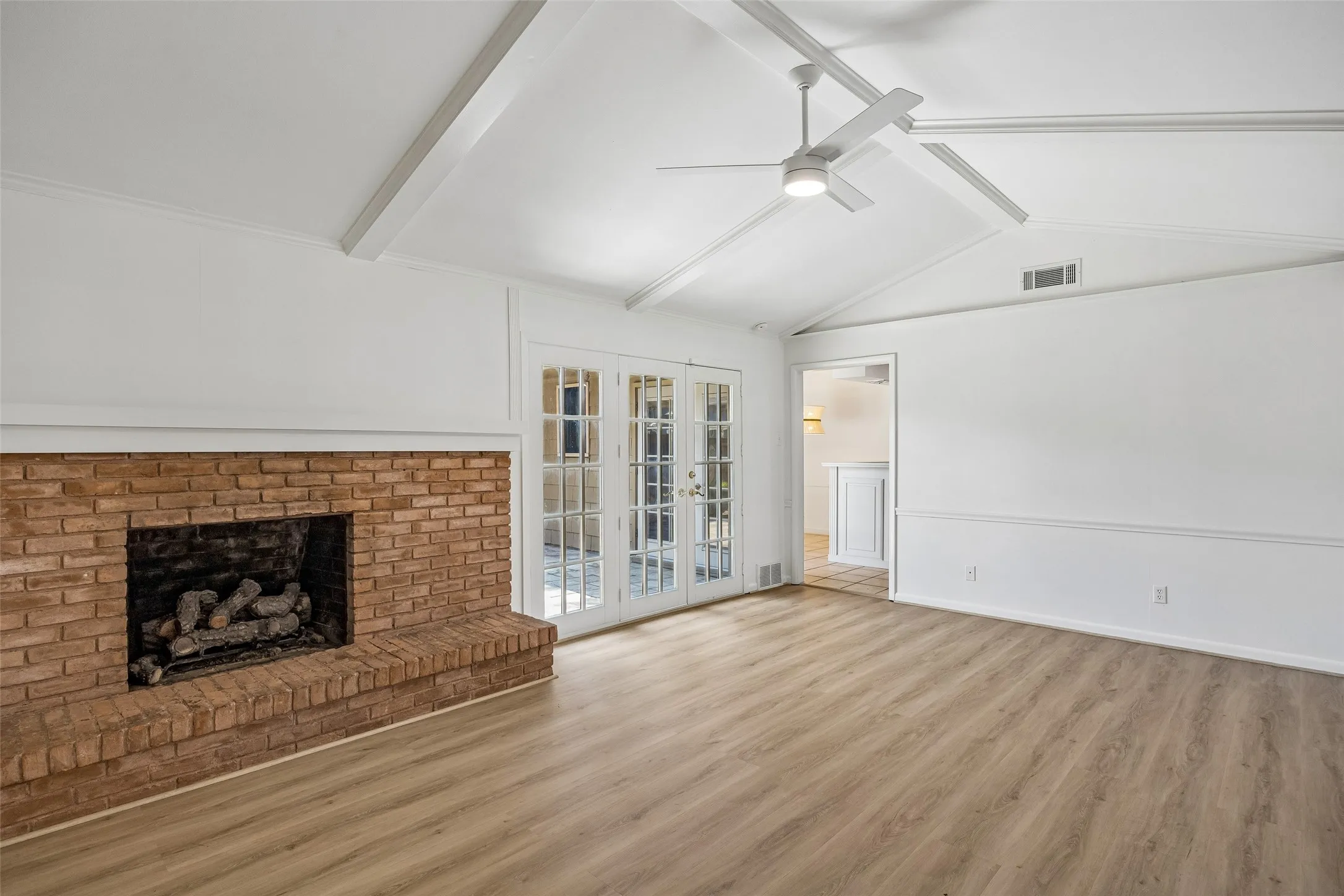 Single Family Residence For Rent in Dallas County , 3566 Princess Lane, Dallas, Texas 75229, 3 Bedroom, 2 Bathroom, 2 Garage spaces, 1,859 Sqft, built in 1956, mls#21350477, Real Estate Agent in Dallas, Homes For Rent in Dallas county, Homes For Rent in Dallas, Realtor in Dallas Texas, Real Estate Brokerage Independent Realty Texas, Luminita Cordes Realtor