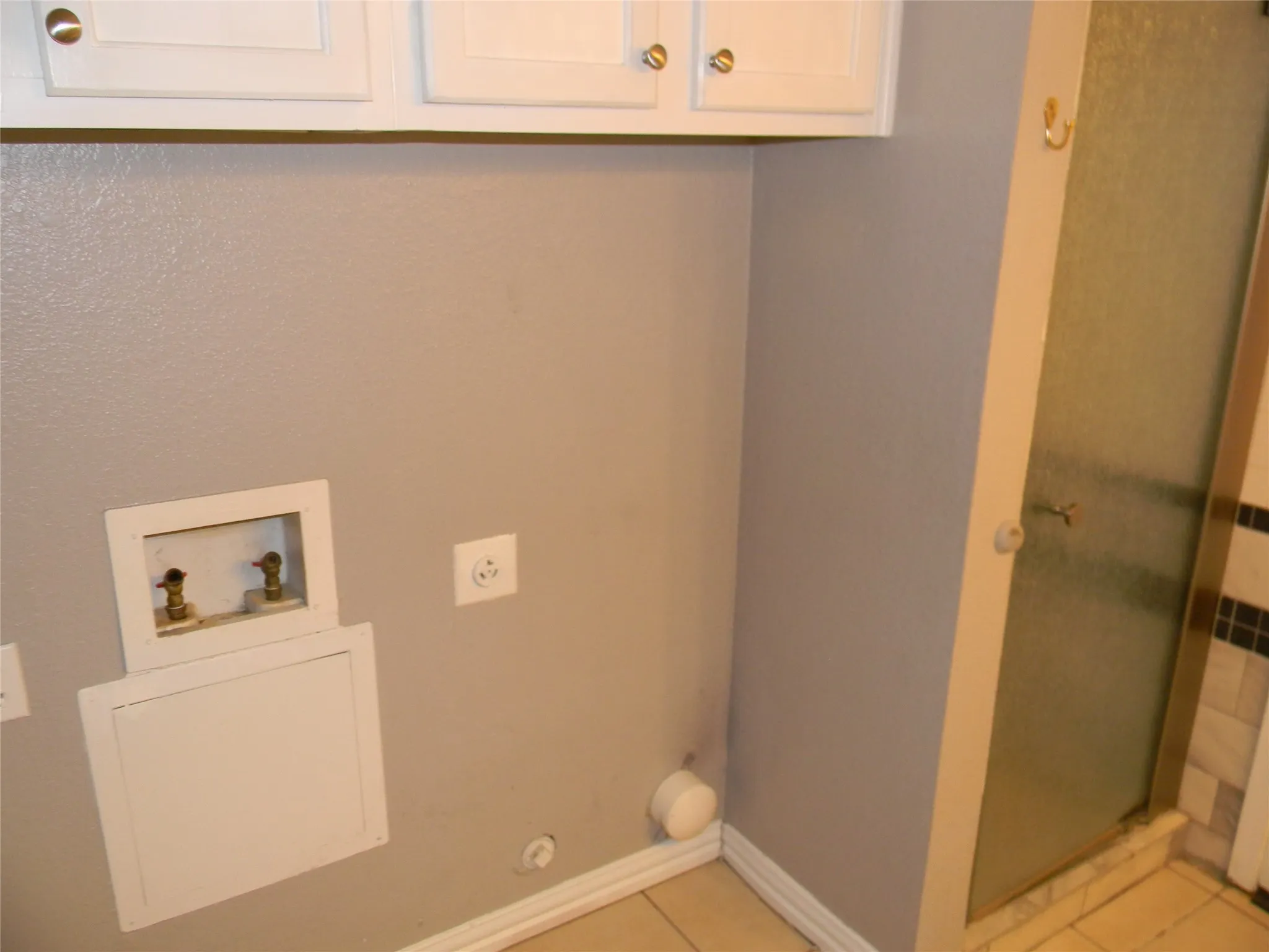 Duplex For Rent in Tarrant County , 7024 Crosstimbers Lane, North Richland Hills, Texas 76182, 2 Bedroom, 2 Bathroom, Garage spaces, 1,008 Sqft, built in 1983, mls#21350670, Real Estate Agent in North Richland Hills, Homes For Rent in Tarrant county, Homes For Rent in North Richland Hills, Realtor in North Richland Hills Texas, Real Estate Brokerage Independent Realty Texas, Luminita Cordes Realtor