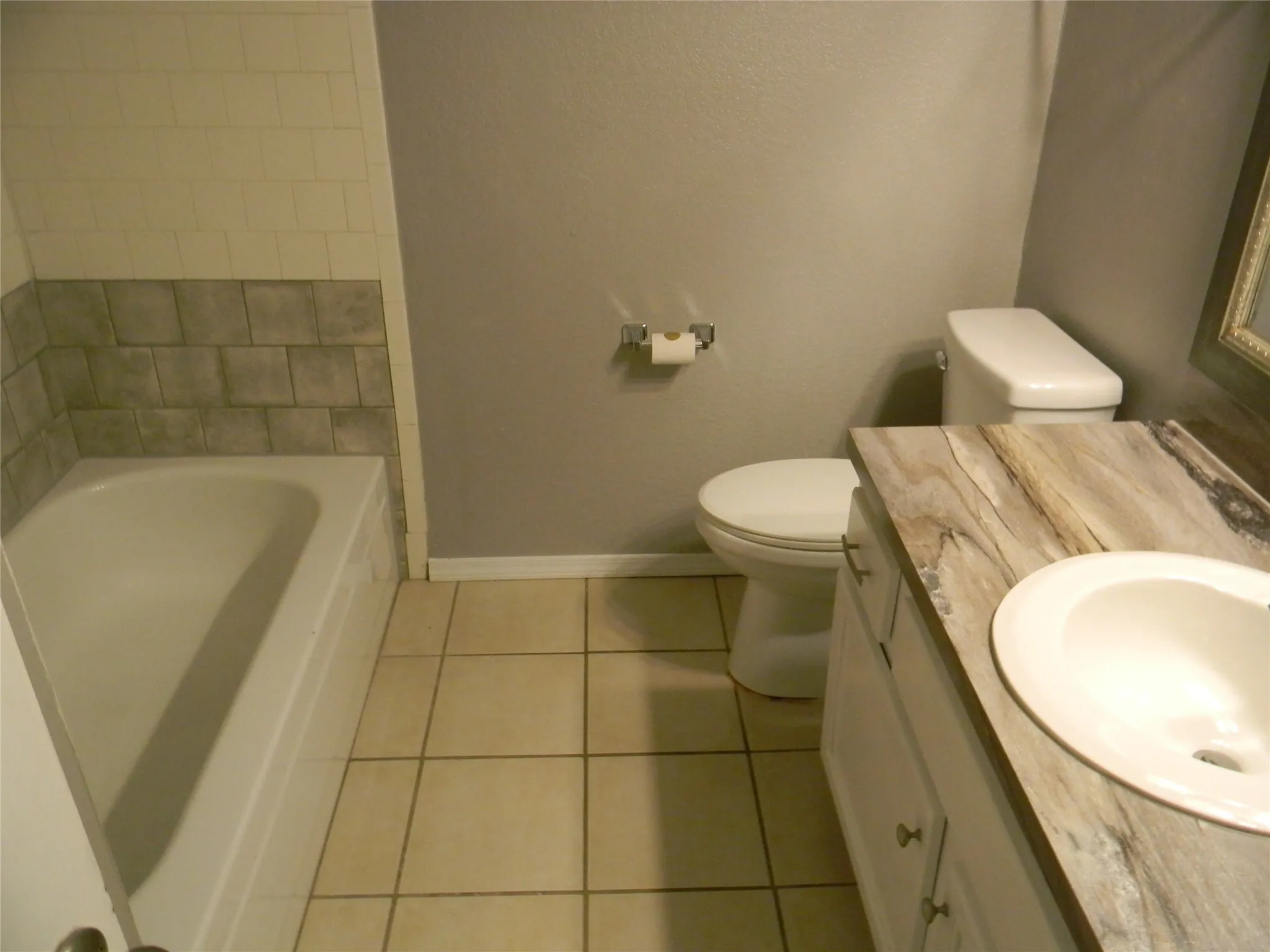 Duplex For Rent in Tarrant County , 7024 Crosstimbers Lane, North Richland Hills, Texas 76182, 2 Bedroom, 2 Bathroom, Garage spaces, 1,008 Sqft, built in 1983, mls#21350670, Real Estate Agent in North Richland Hills, Homes For Rent in Tarrant county, Homes For Rent in North Richland Hills, Realtor in North Richland Hills Texas, Real Estate Brokerage Independent Realty Texas, Luminita Cordes Realtor