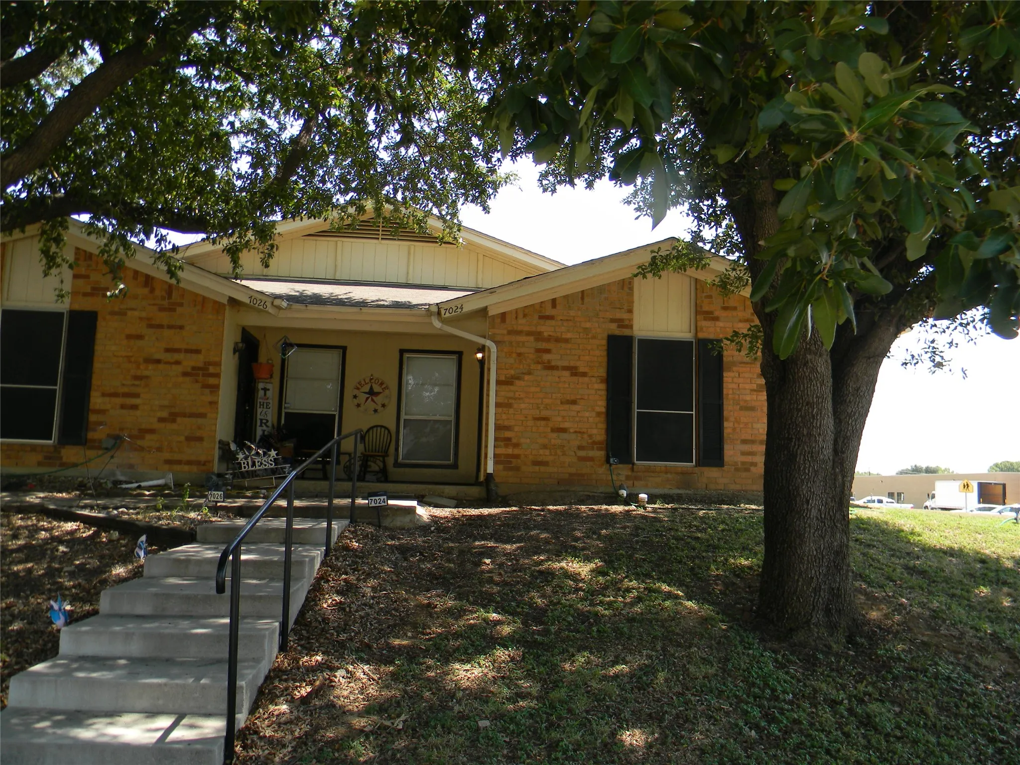 Duplex For Rent in Tarrant County , 7024 Crosstimbers Lane, North Richland Hills, Texas 76182, 2 Bedroom, 2 Bathroom, Garage spaces, 1,008 Sqft, built in 1983, mls#21350670, Real Estate Agent in North Richland Hills, Homes For Rent in Tarrant county, Homes For Rent in North Richland Hills, Realtor in North Richland Hills Texas, Real Estate Brokerage Independent Realty Texas, Luminita Cordes Realtor