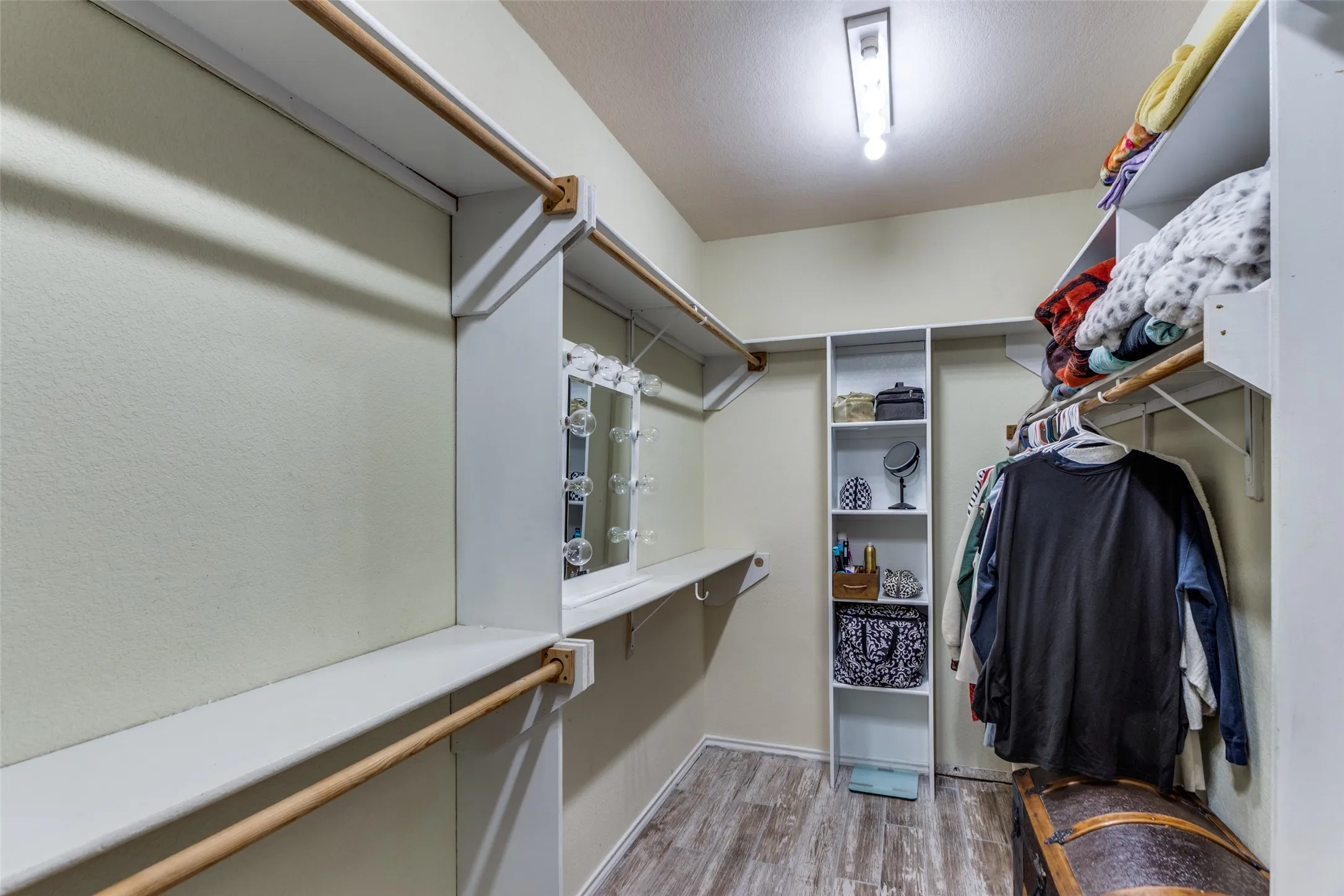 Single Family Residence For Sale in Wise County , 412 Paradise Canyon Circle, Paradise, Texas 76073, 5 Bedroom, 3 Bathroom, 2 Garage spaces, 2,528 Sqft, built in 1999, mls#21350672, Real Estate Agent in Paradise, Homes For Sale in Wise county, Homes For Sale in Paradise, Realtor in Paradise Texas, Real Estate Brokerage Independent Realty Texas, Luminita Cordes Realtor