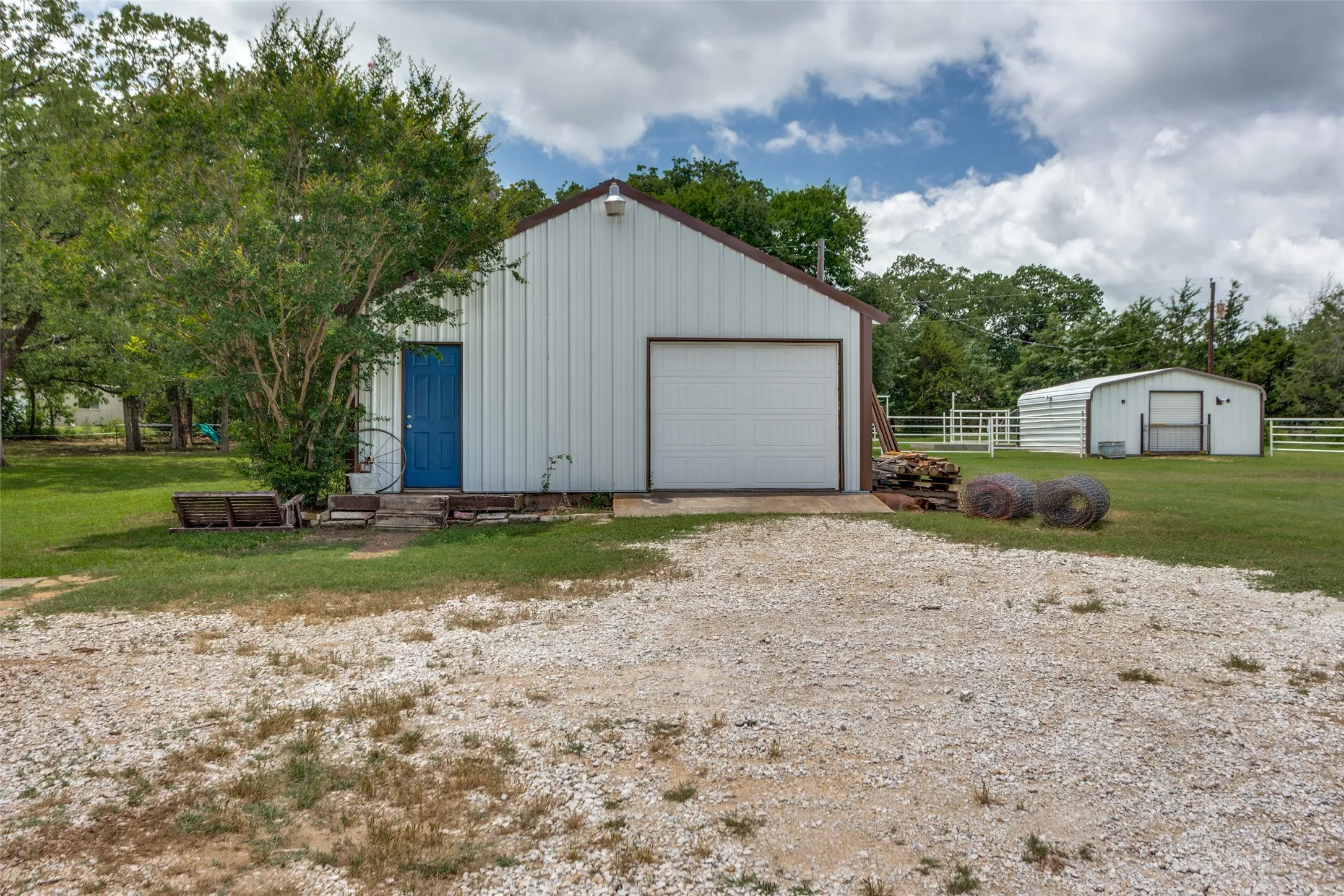Single Family Residence For Sale in Wise County , 412 Paradise Canyon Circle, Paradise, Texas 76073, 5 Bedroom, 3 Bathroom, 2 Garage spaces, 2,528 Sqft, built in 1999, mls#21350672, Real Estate Agent in Paradise, Homes For Sale in Wise county, Homes For Sale in Paradise, Realtor in Paradise Texas, Real Estate Brokerage Independent Realty Texas, Luminita Cordes Realtor