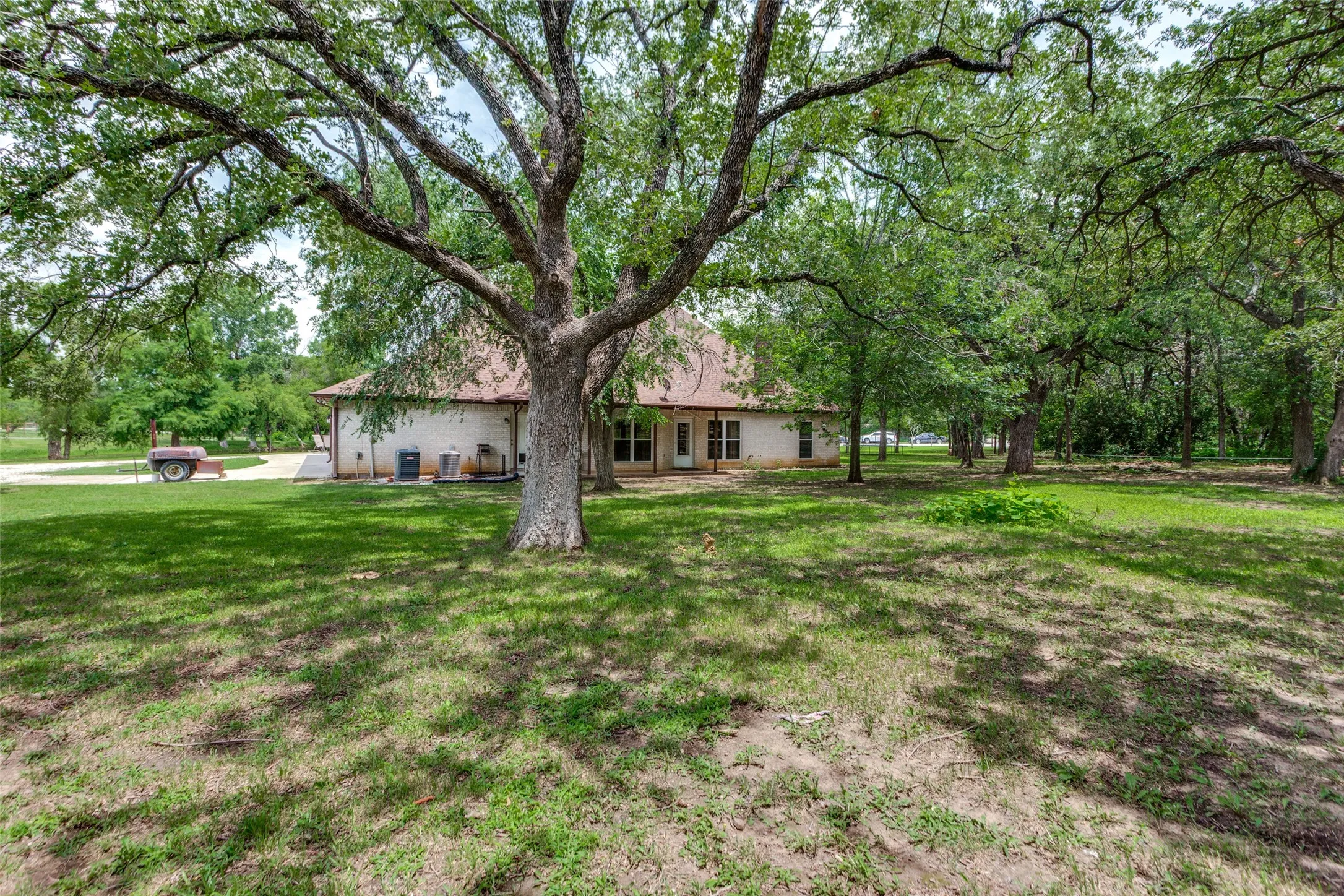 Single Family Residence For Sale in Wise County , 412 Paradise Canyon Circle, Paradise, Texas 76073, 5 Bedroom, 3 Bathroom, 2 Garage spaces, 2,528 Sqft, built in 1999, mls#21350672, Real Estate Agent in Paradise, Homes For Sale in Wise county, Homes For Sale in Paradise, Realtor in Paradise Texas, Real Estate Brokerage Independent Realty Texas, Luminita Cordes Realtor