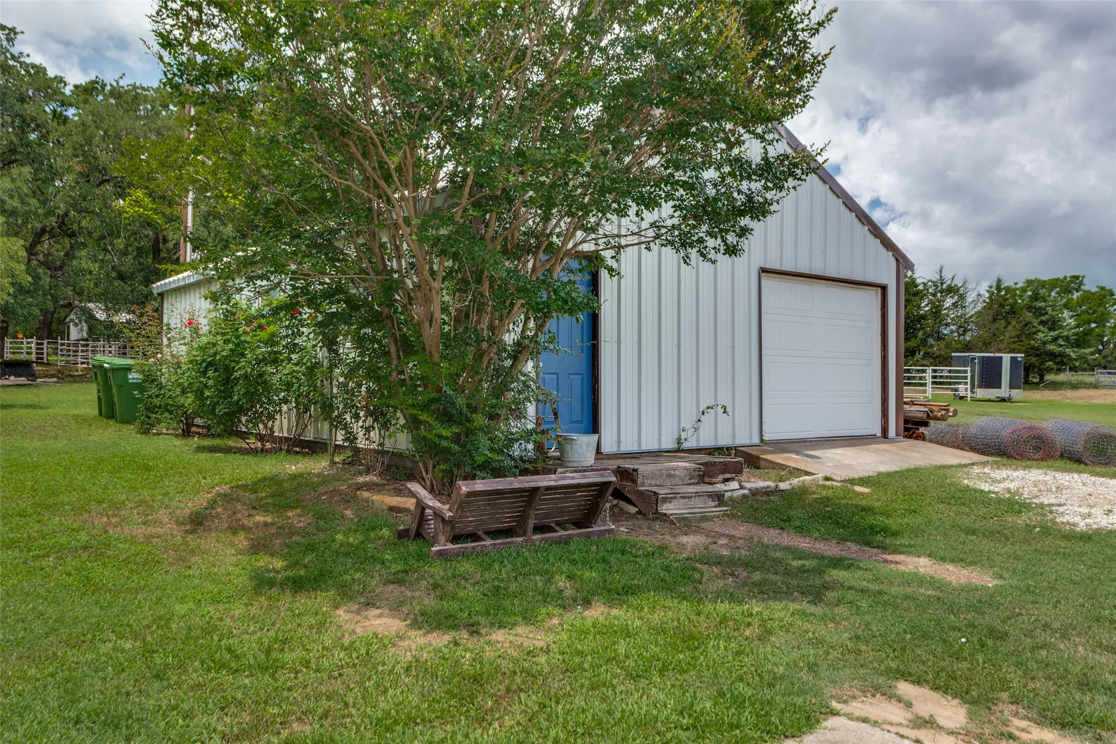 Single Family Residence For Sale in Wise County , 412 Paradise Canyon Circle, Paradise, Texas 76073, 5 Bedroom, 3 Bathroom, 2 Garage spaces, 2,528 Sqft, built in 1999, mls#21350672, Real Estate Agent in Paradise, Homes For Sale in Wise county, Homes For Sale in Paradise, Realtor in Paradise Texas, Real Estate Brokerage Independent Realty Texas, Luminita Cordes Realtor