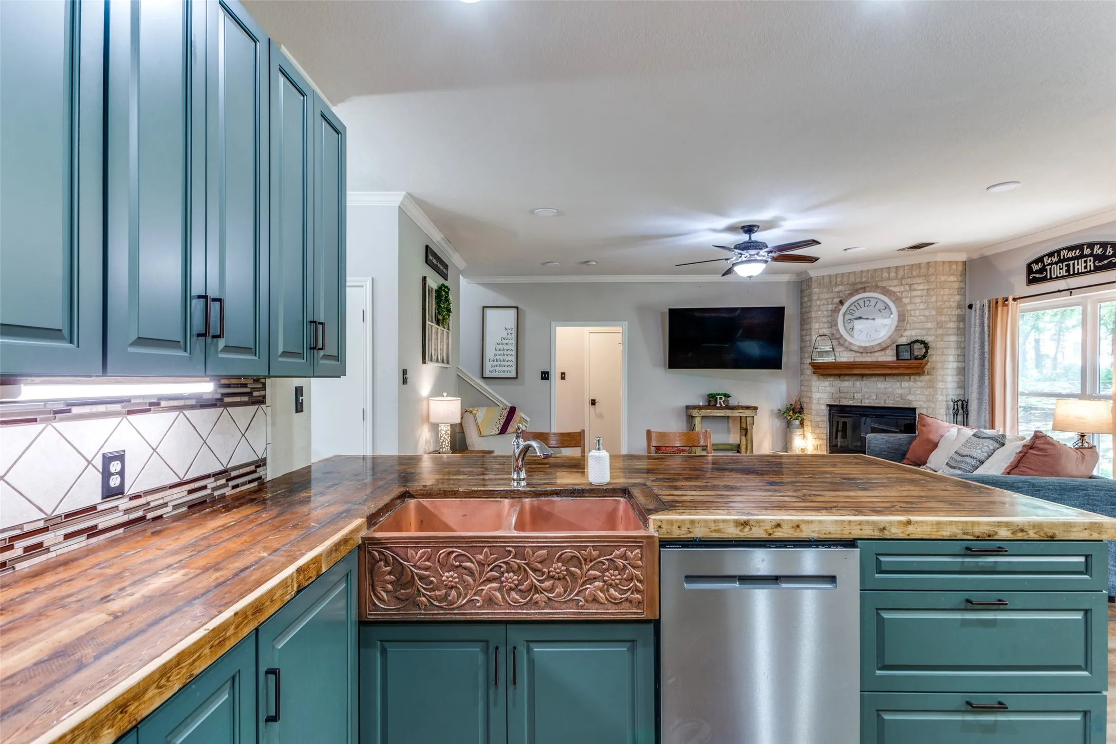 Single Family Residence For Sale in Wise County , 412 Paradise Canyon Circle, Paradise, Texas 76073, 5 Bedroom, 3 Bathroom, 2 Garage spaces, 2,528 Sqft, built in 1999, mls#21350672, Real Estate Agent in Paradise, Homes For Sale in Wise county, Homes For Sale in Paradise, Realtor in Paradise Texas, Real Estate Brokerage Independent Realty Texas, Luminita Cordes Realtor
