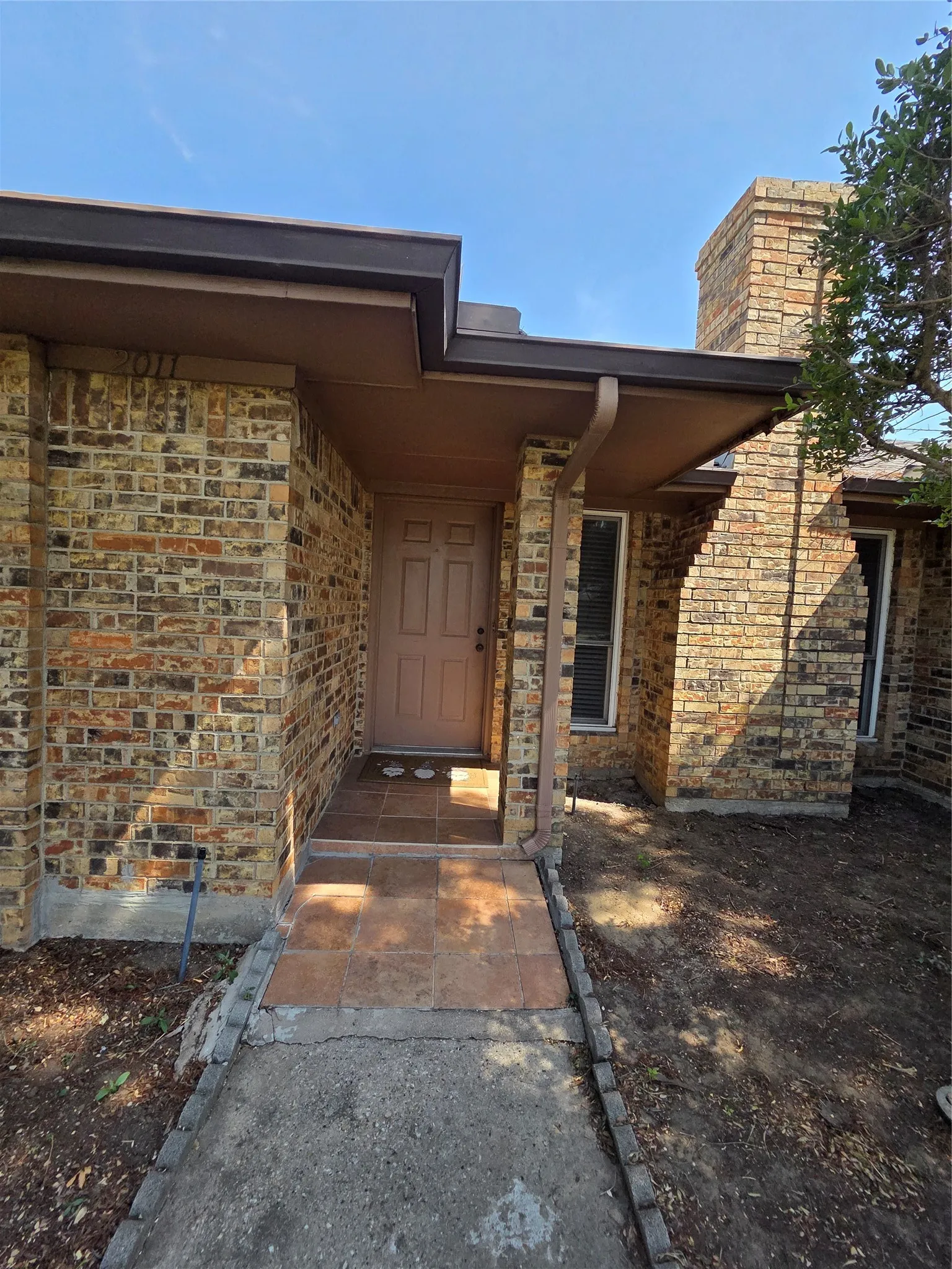 Single Family Residence For Rent in Denton County , 2011 Stradivarius Lane, Carrollton, Texas 75007, 3 Bedroom, 2 Bathroom, 2 Garage spaces, 1,419 Sqft, built in 1983, mls#21350615, Real Estate Agent in Carrollton, Homes For Rent in Denton county, Homes For Rent in Carrollton, Realtor in Carrollton Texas, Real Estate Brokerage Independent Realty Texas, Luminita Cordes Realtor