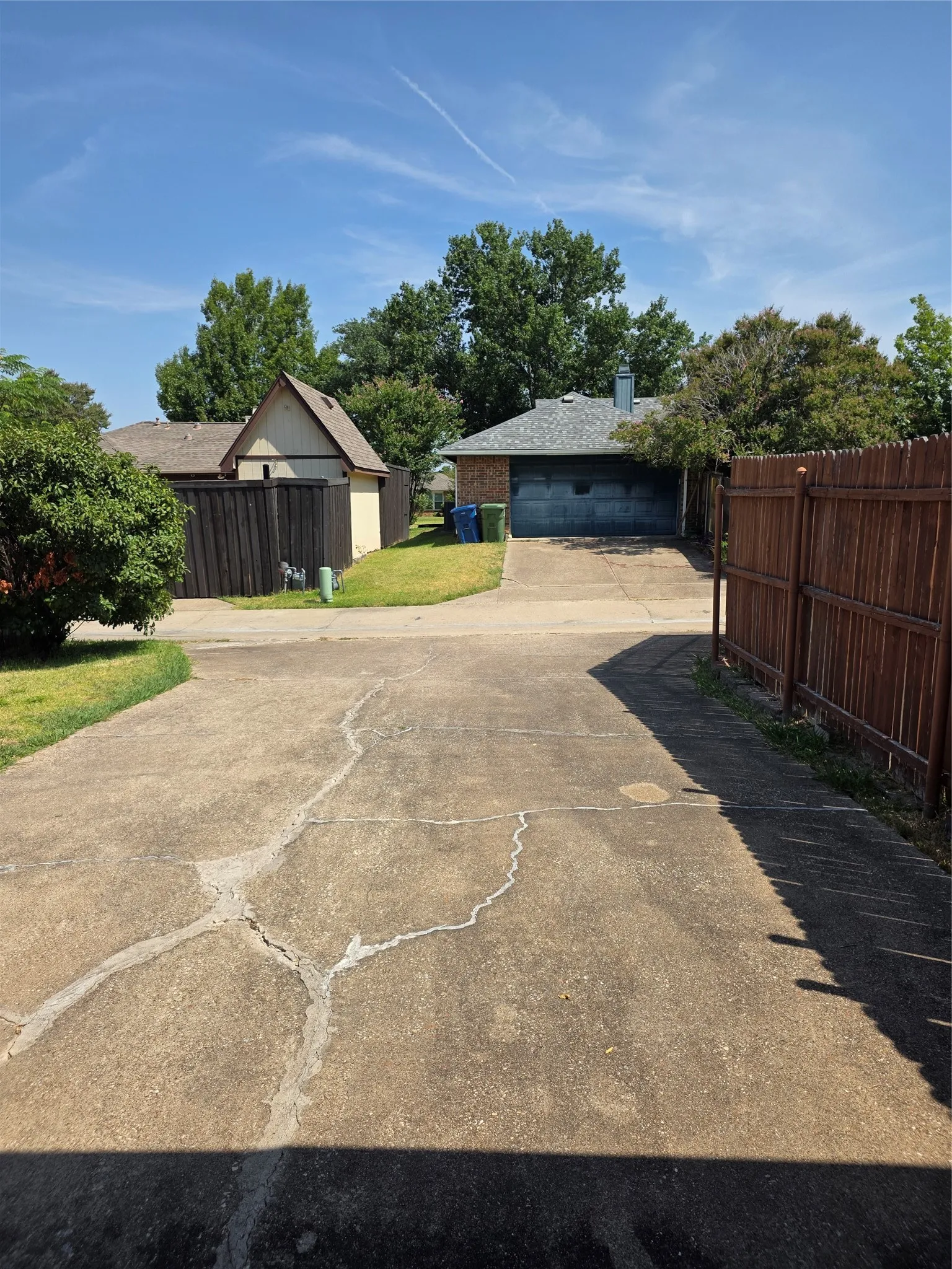 Drive way
