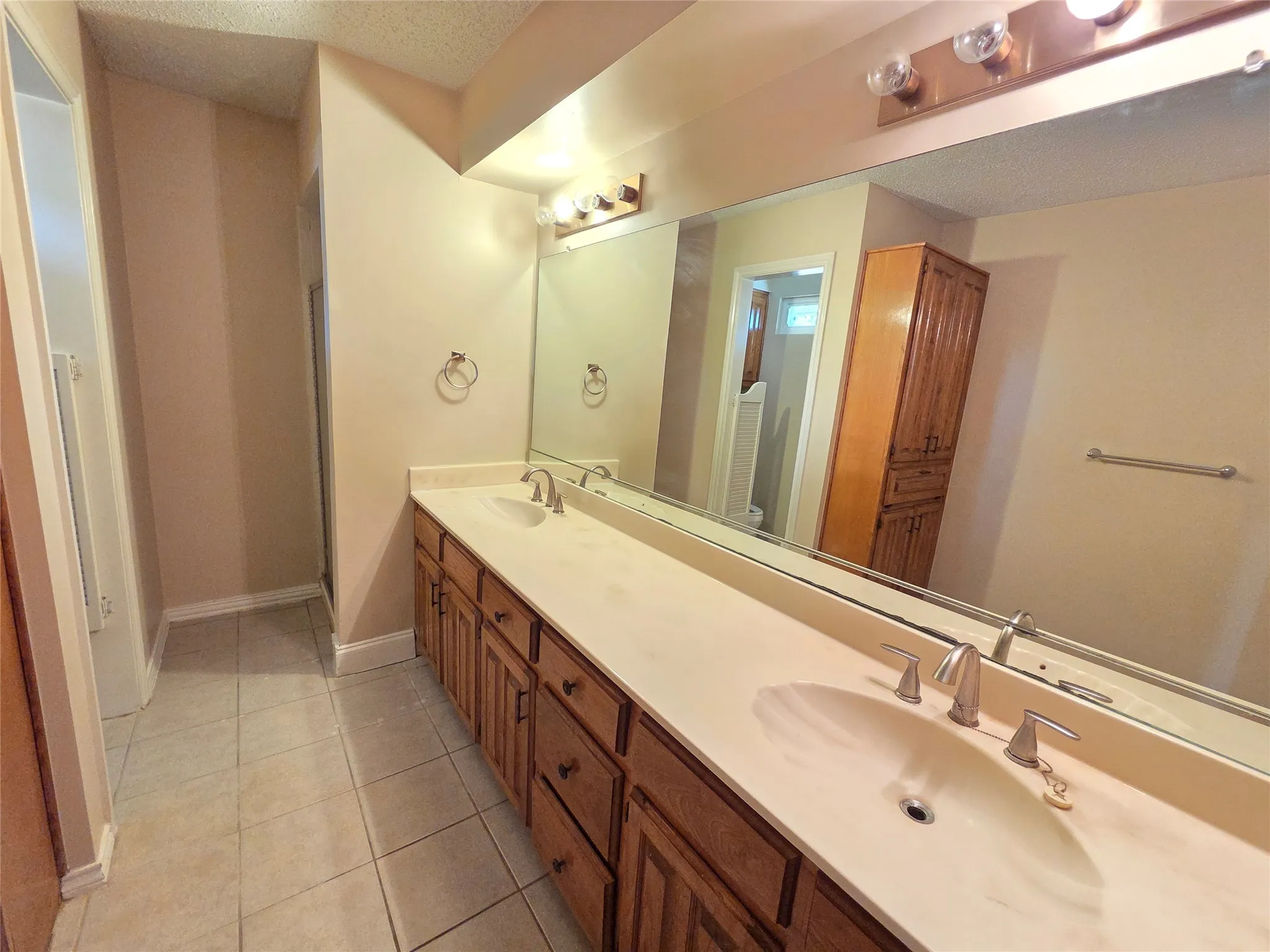 Single Family Residence For Rent in Denton County , 2011 Stradivarius Lane, Carrollton, Texas 75007, 3 Bedroom, 2 Bathroom, 2 Garage spaces, 1,419 Sqft, built in 1983, mls#21350615, Real Estate Agent in Carrollton, Homes For Rent in Denton county, Homes For Rent in Carrollton, Realtor in Carrollton Texas, Real Estate Brokerage Independent Realty Texas, Luminita Cordes Realtor