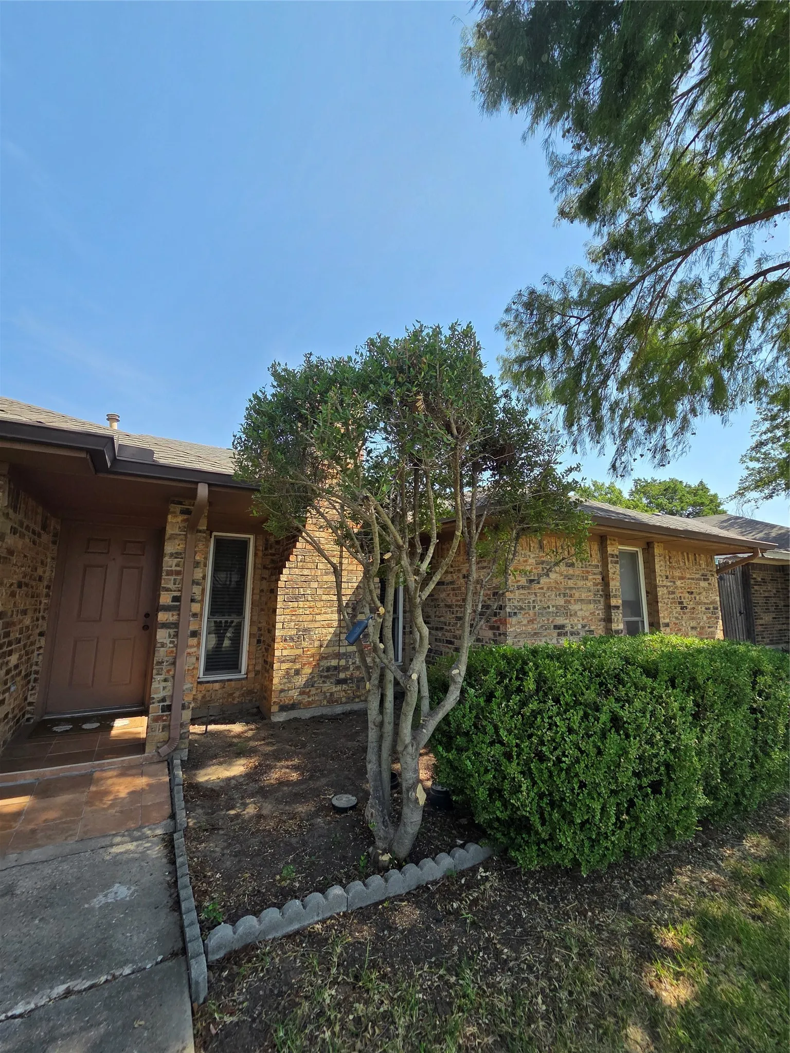 Single Family Residence For Rent in Denton County , 2011 Stradivarius Lane, Carrollton, Texas 75007, 3 Bedroom, 2 Bathroom, 2 Garage spaces, 1,419 Sqft, built in 1983, mls#21350615, Real Estate Agent in Carrollton, Homes For Rent in Denton county, Homes For Rent in Carrollton, Realtor in Carrollton Texas, Real Estate Brokerage Independent Realty Texas, Luminita Cordes Realtor