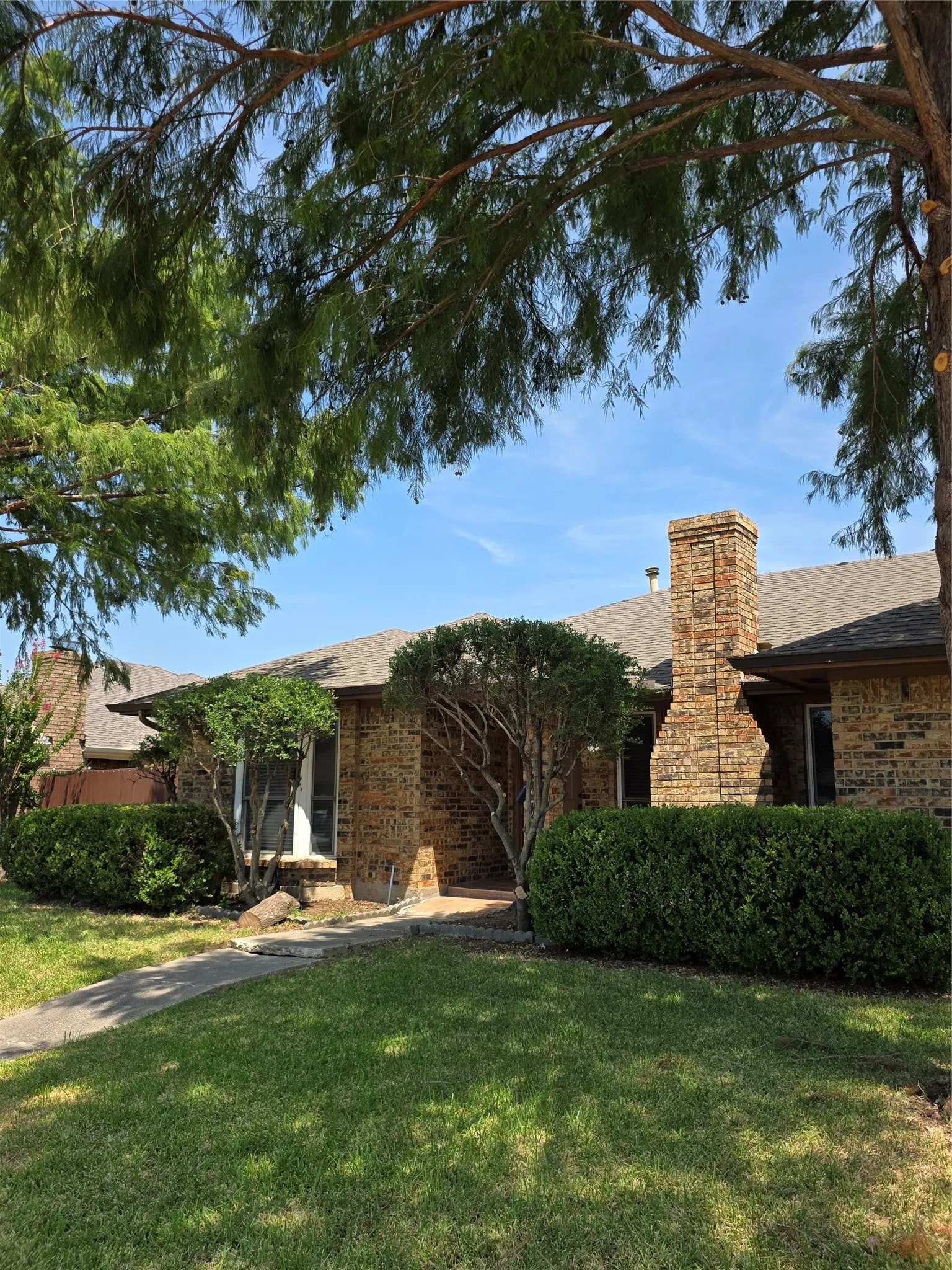 Single Family Residence For Rent in Denton County , 2011 Stradivarius Lane, Carrollton, Texas 75007, 3 Bedroom, 2 Bathroom, 2 Garage spaces, 1,419 Sqft, built in 1983, mls#21350615, Real Estate Agent in Carrollton, Homes For Rent in Denton county, Homes For Rent in Carrollton, Realtor in Carrollton Texas, Real Estate Brokerage Independent Realty Texas, Luminita Cordes Realtor