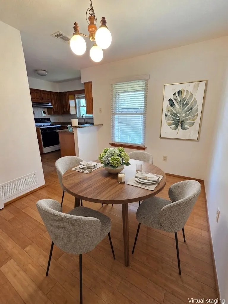 Single Family Residence For Rent in Denton County , 2011 Stradivarius Lane, Carrollton, Texas 75007, 3 Bedroom, 2 Bathroom, 2 Garage spaces, 1,419 Sqft, built in 1983, mls#21350615, Real Estate Agent in Carrollton, Homes For Rent in Denton county, Homes For Rent in Carrollton, Realtor in Carrollton Texas, Real Estate Brokerage Independent Realty Texas, Luminita Cordes Realtor