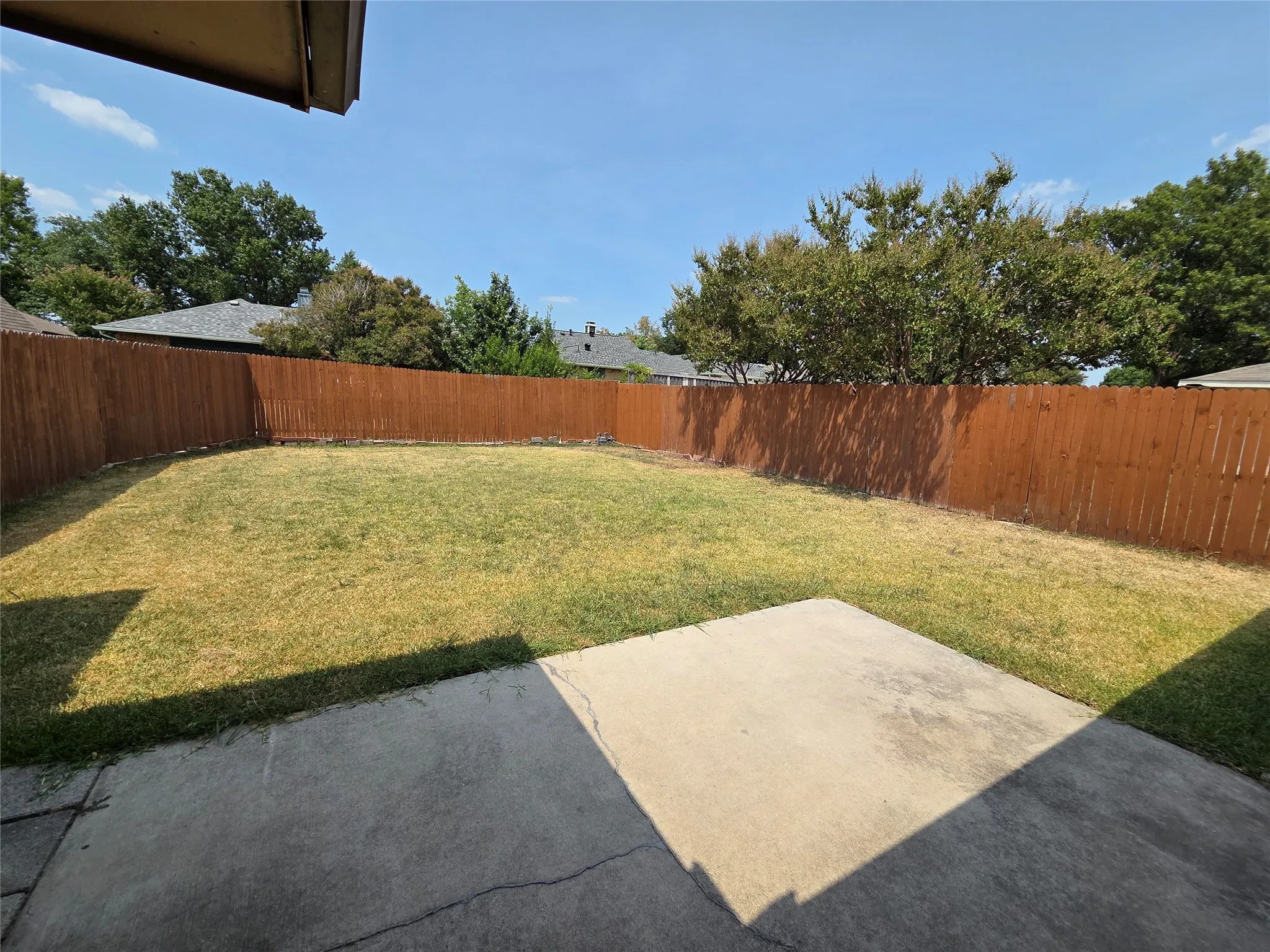 Single Family Residence For Rent in Denton County , 2011 Stradivarius Lane, Carrollton, Texas 75007, 3 Bedroom, 2 Bathroom, 2 Garage spaces, 1,419 Sqft, built in 1983, mls#21350615, Real Estate Agent in Carrollton, Homes For Rent in Denton county, Homes For Rent in Carrollton, Realtor in Carrollton Texas, Real Estate Brokerage Independent Realty Texas, Luminita Cordes Realtor
