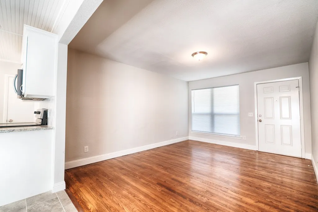Single Family Residence For Rent in Dallas County , 2714 Maple Drive, Garland, Texas 75042, 3 Bedroom, 2 Bathroom, 1 Garage spaces, 1,424 Sqft, built in 1957, mls#21350667, Real Estate Agent in Garland, Homes For Rent in Dallas county, Homes For Rent in Garland, Realtor in Garland Texas, Real Estate Brokerage Independent Realty Texas, Luminita Cordes Realtor