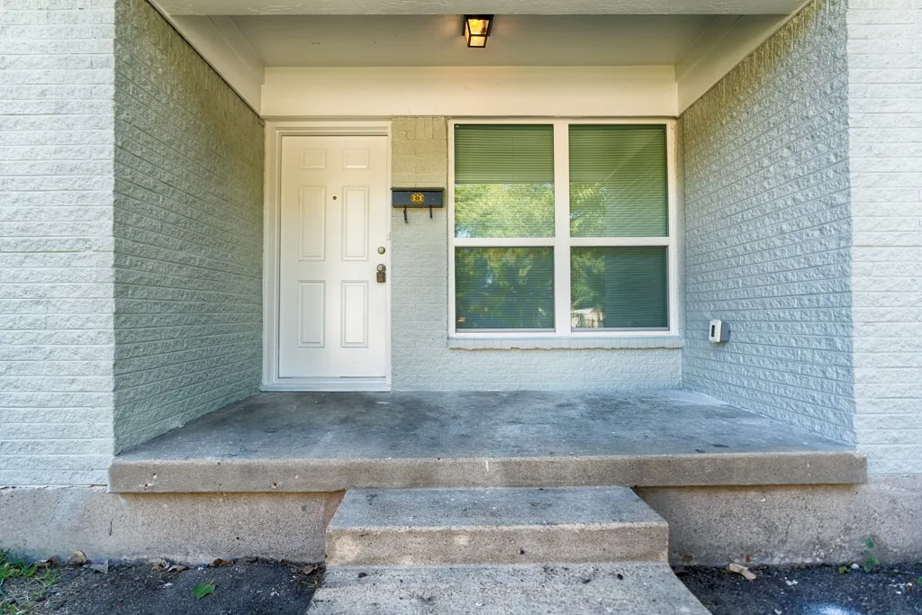 Single Family Residence For Rent in Dallas County , 2714 Maple Drive, Garland, Texas 75042, 3 Bedroom, 2 Bathroom, 1 Garage spaces, 1,424 Sqft, built in 1957, mls#21350667, Real Estate Agent in Garland, Homes For Rent in Dallas county, Homes For Rent in Garland, Realtor in Garland Texas, Real Estate Brokerage Independent Realty Texas, Luminita Cordes Realtor