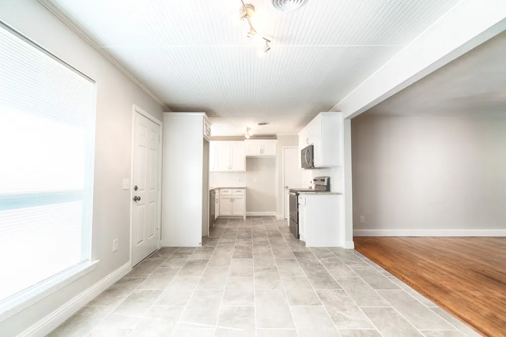 Single Family Residence For Rent in Dallas County , 2714 Maple Drive, Garland, Texas 75042, 3 Bedroom, 2 Bathroom, 1 Garage spaces, 1,424 Sqft, built in 1957, mls#21350667, Real Estate Agent in Garland, Homes For Rent in Dallas county, Homes For Rent in Garland, Realtor in Garland Texas, Real Estate Brokerage Independent Realty Texas, Luminita Cordes Realtor