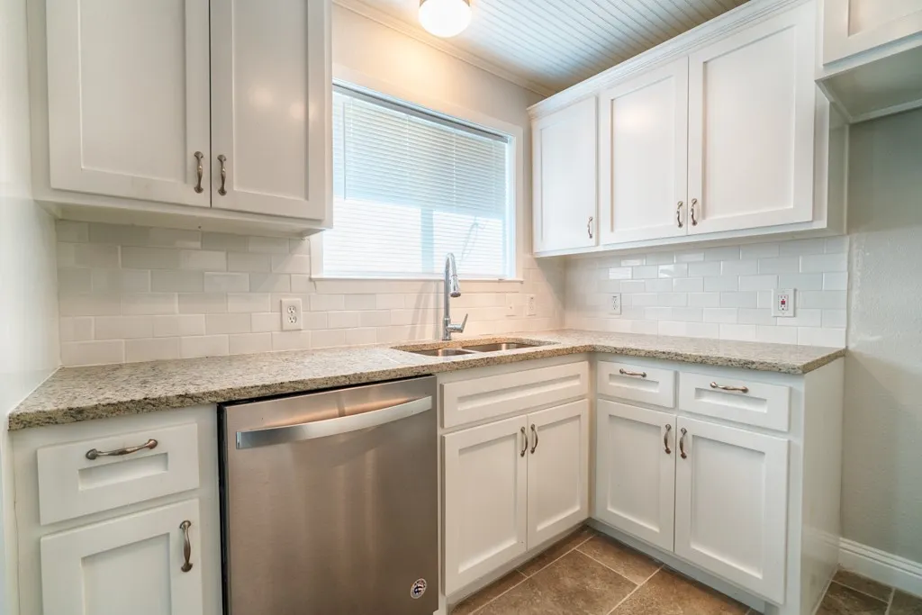 Single Family Residence For Rent in Dallas County , 2714 Maple Drive, Garland, Texas 75042, 3 Bedroom, 2 Bathroom, 1 Garage spaces, 1,424 Sqft, built in 1957, mls#21350667, Real Estate Agent in Garland, Homes For Rent in Dallas county, Homes For Rent in Garland, Realtor in Garland Texas, Real Estate Brokerage Independent Realty Texas, Luminita Cordes Realtor