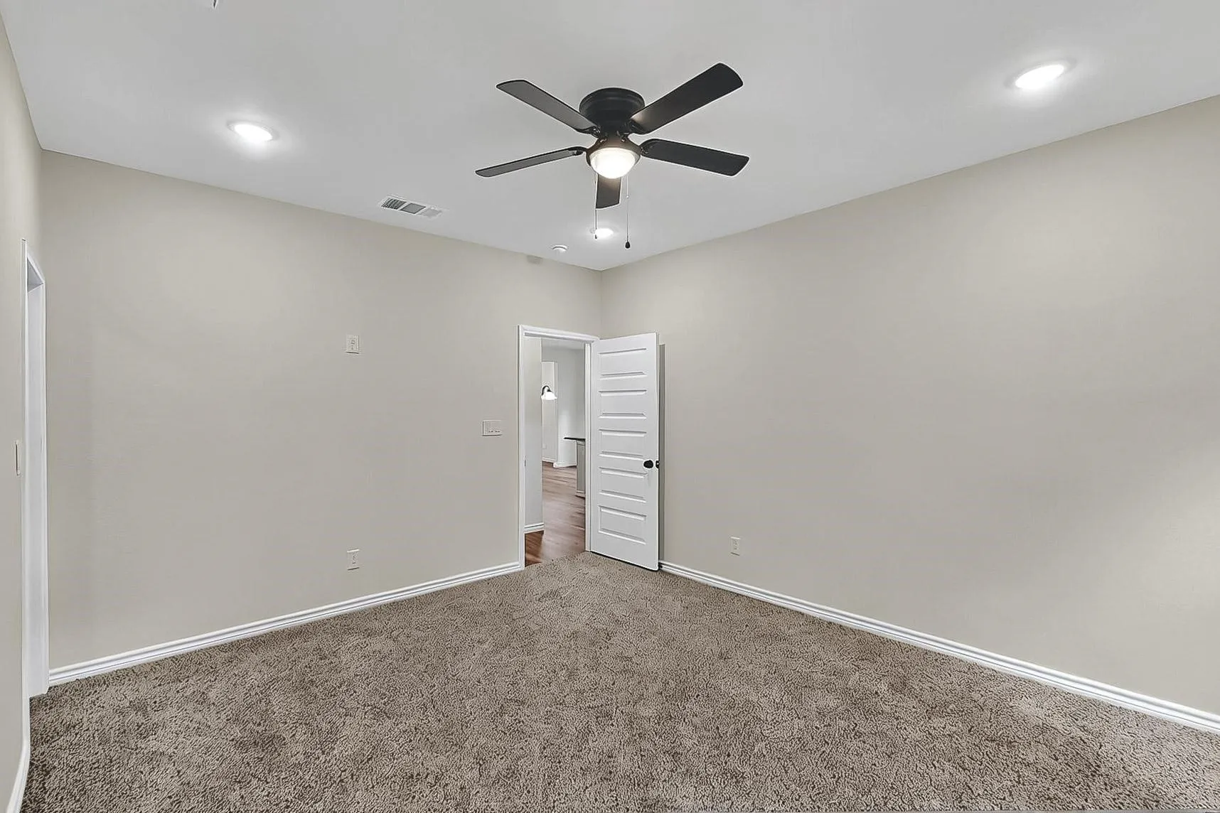 Single Family Residence For Sale in Hopkins County , 415 Martin Luther King Jr Street, Sulphur Springs, Texas 75482, 3 Bedroom, 2 Bathroom, 2 Garage spaces, 1,589 Sqft, built in 2025, mls#21349168, Real Estate Agent in Sulphur Springs, Homes For Sale in Hopkins county, Homes For Sale in Sulphur Springs, Realtor in Sulphur Springs Texas, Real Estate Brokerage Independent Realty Texas, Luminita Cordes Realtor