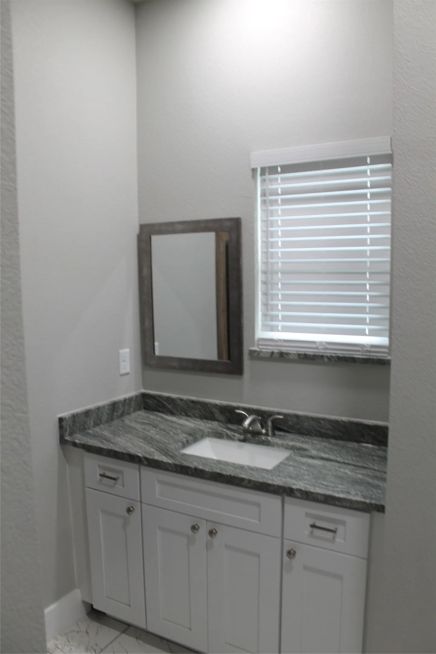 Single Family Residence For Sale in Wise County , 104 S Hubbard Street 3 Lots, Alvord, Texas 76225, 3 Bedroom, 2 Bathroom, Garage spaces, 1,160 Sqft, built in 2025, mls#21350678, Real Estate Agent in Alvord, Homes For Sale in Wise county, Homes For Sale in Alvord, Realtor in Alvord Texas, Real Estate Brokerage Independent Realty Texas, Luminita Cordes Realtor