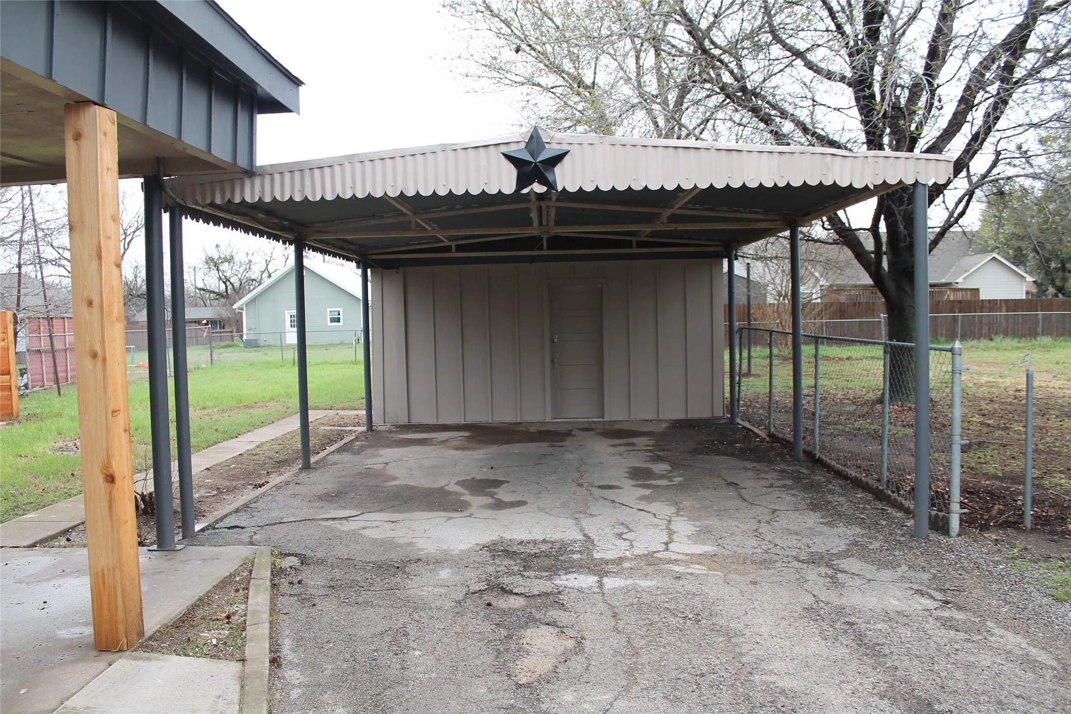 Single Family Residence For Sale in Wise County , 104 S Hubbard Street 3 Lots, Alvord, Texas 76225, 3 Bedroom, 2 Bathroom, Garage spaces, 1,160 Sqft, built in 2025, mls#21350678, Real Estate Agent in Alvord, Homes For Sale in Wise county, Homes For Sale in Alvord, Realtor in Alvord Texas, Real Estate Brokerage Independent Realty Texas, Luminita Cordes Realtor