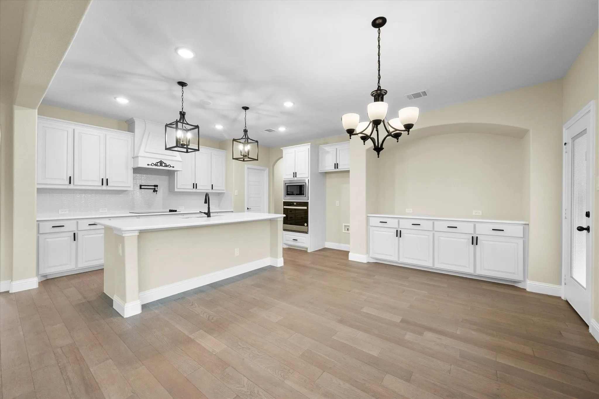 Single Family Residence For Rent in Ellis County , 4434 Verbena Street, Midlothian, Texas 76065, 4 Bedroom, 3 Bathroom, 2 Garage spaces, 2,970 Sqft, built in 2023, mls#21349566, Real Estate Agent in Midlothian, Homes For Rent in Ellis county, Homes For Rent in Midlothian, Realtor in Midlothian Texas, Real Estate Brokerage Independent Realty Texas, Luminita Cordes Realtor