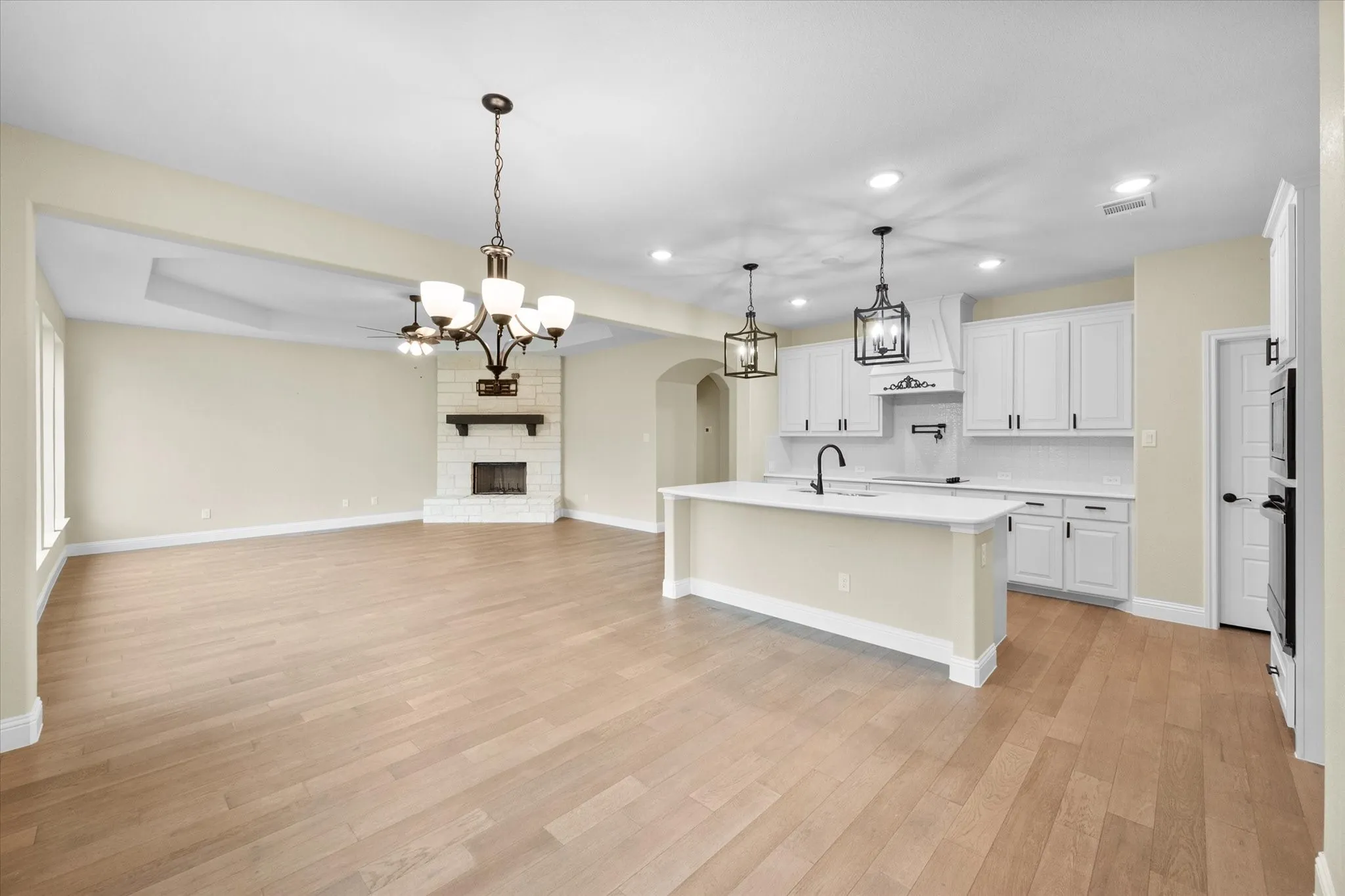 Single Family Residence For Rent in Ellis County , 4434 Verbena Street, Midlothian, Texas 76065, 4 Bedroom, 3 Bathroom, 2 Garage spaces, 2,970 Sqft, built in 2023, mls#21349566, Real Estate Agent in Midlothian, Homes For Rent in Ellis county, Homes For Rent in Midlothian, Realtor in Midlothian Texas, Real Estate Brokerage Independent Realty Texas, Luminita Cordes Realtor