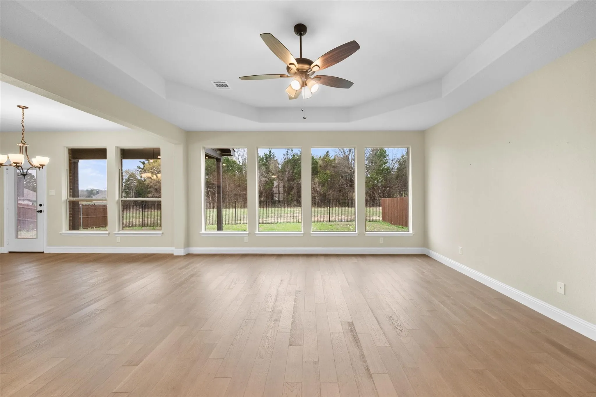 Single Family Residence For Rent in Ellis County , 4434 Verbena Street, Midlothian, Texas 76065, 4 Bedroom, 3 Bathroom, 2 Garage spaces, 2,970 Sqft, built in 2023, mls#21349566, Real Estate Agent in Midlothian, Homes For Rent in Ellis county, Homes For Rent in Midlothian, Realtor in Midlothian Texas, Real Estate Brokerage Independent Realty Texas, Luminita Cordes Realtor