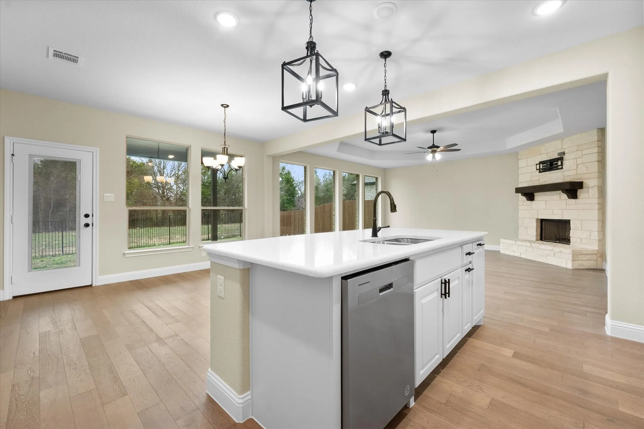 Single Family Residence For Rent in Ellis County , 4434 Verbena Street, Midlothian, Texas 76065, 4 Bedroom, 3 Bathroom, 2 Garage spaces, 2,970 Sqft, built in 2023, mls#21349566, Real Estate Agent in Midlothian, Homes For Rent in Ellis county, Homes For Rent in Midlothian, Realtor in Midlothian Texas, Real Estate Brokerage Independent Realty Texas, Luminita Cordes Realtor