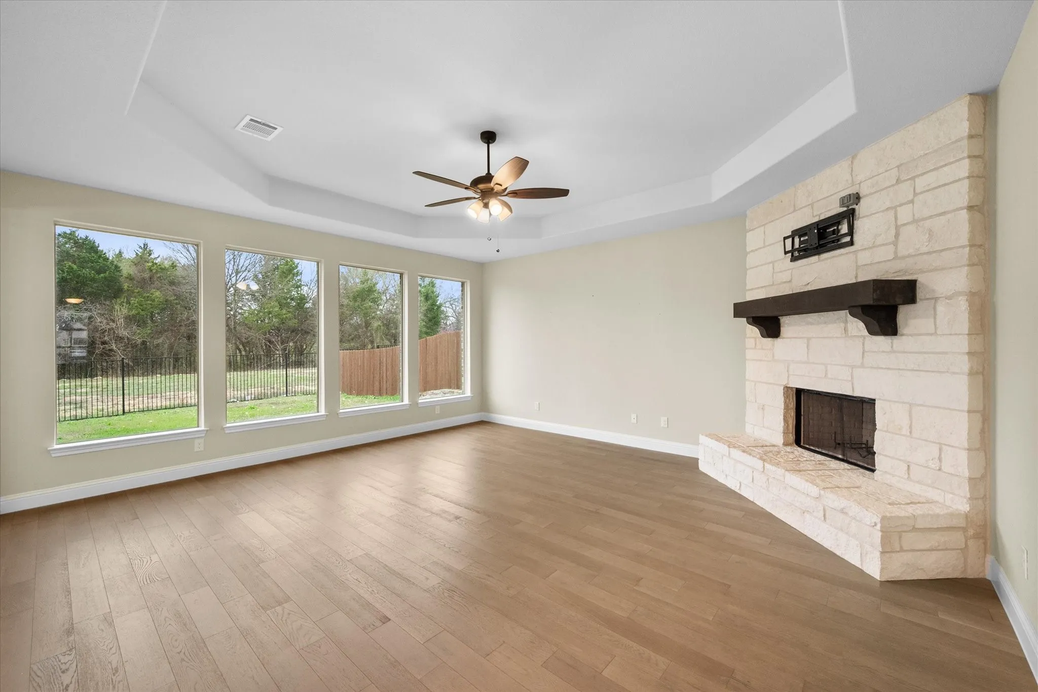 Single Family Residence For Rent in Ellis County , 4434 Verbena Street, Midlothian, Texas 76065, 4 Bedroom, 3 Bathroom, 2 Garage spaces, 2,970 Sqft, built in 2023, mls#21349566, Real Estate Agent in Midlothian, Homes For Rent in Ellis county, Homes For Rent in Midlothian, Realtor in Midlothian Texas, Real Estate Brokerage Independent Realty Texas, Luminita Cordes Realtor